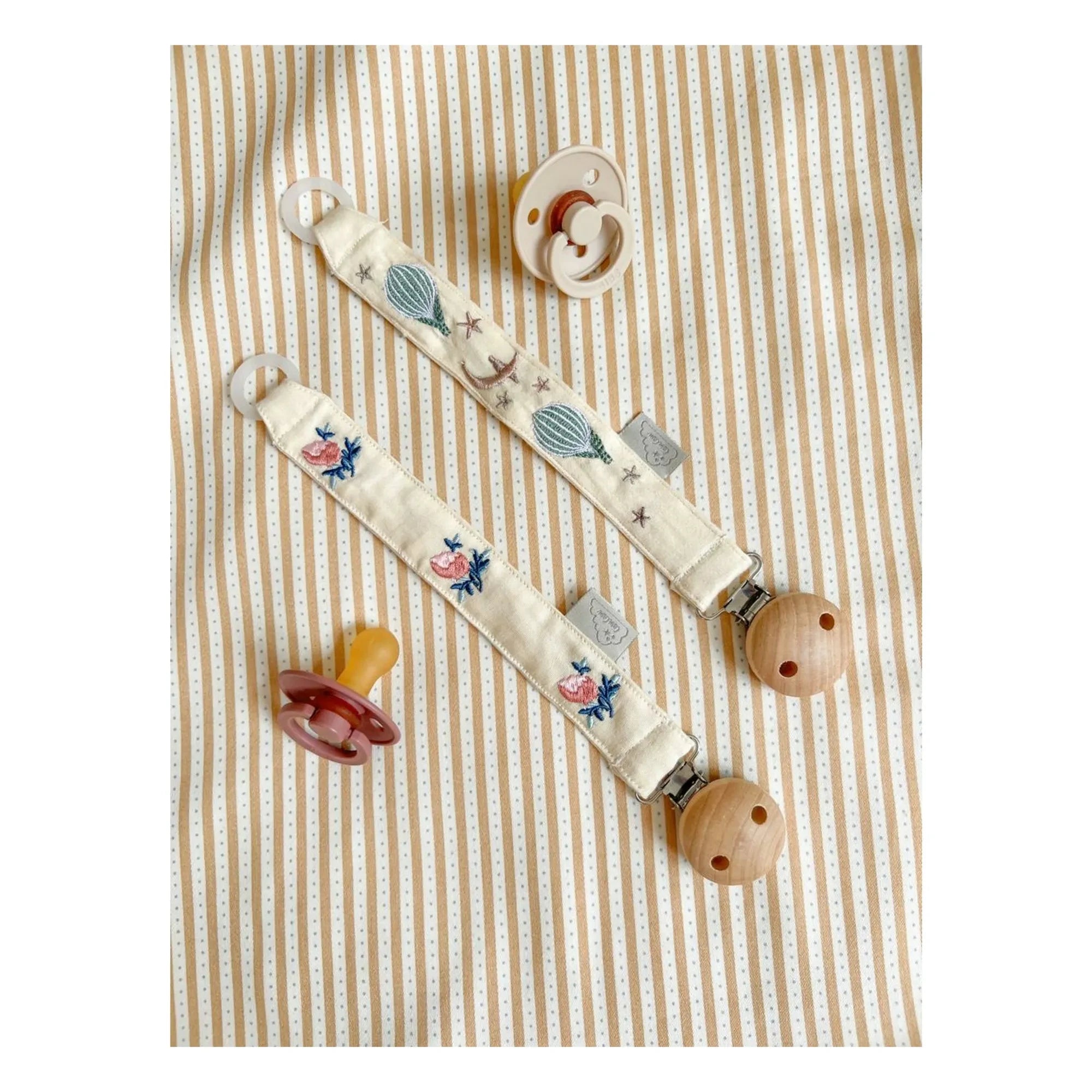 Cam Cam - Dreamland Embroidered Pacifier Clip | Light Blue