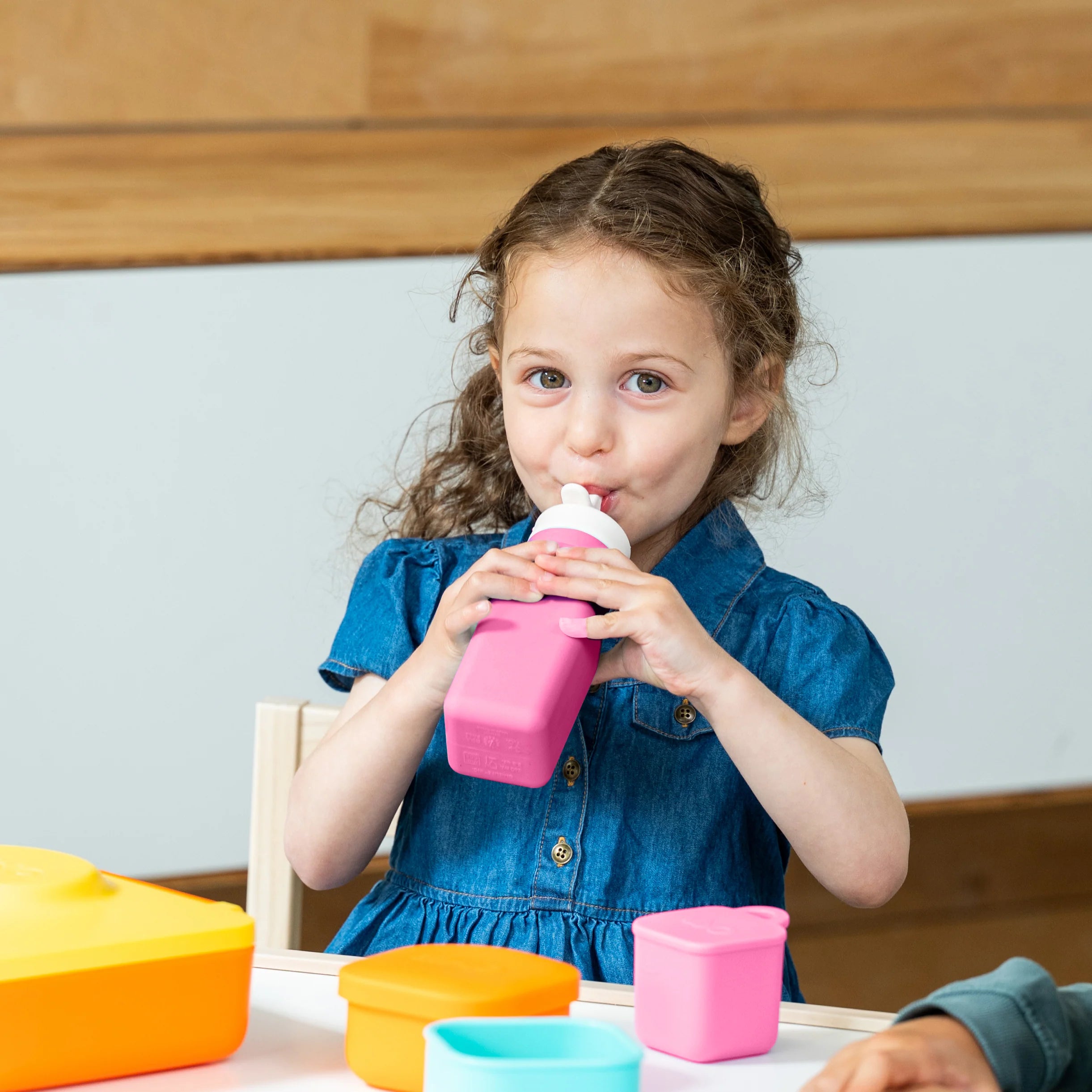 Omiebox - OmieBottle BPA-Free Silicone Water Bottle Pink