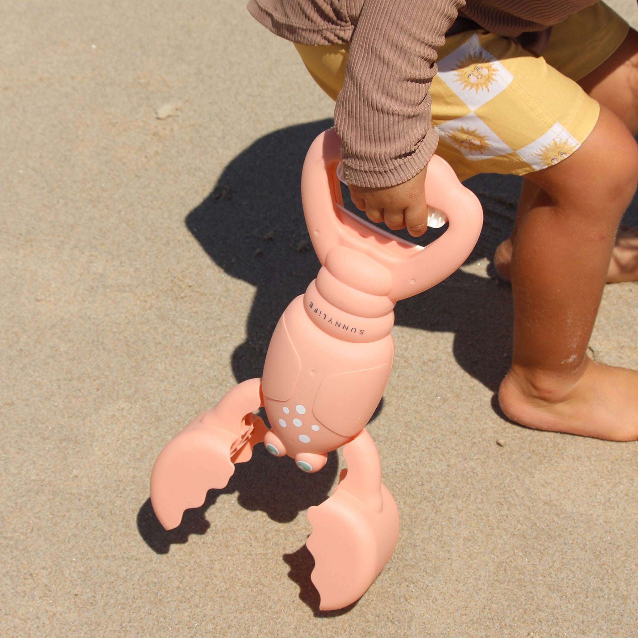 Sunnylife - Lobster Coral Sand Collecting Toy