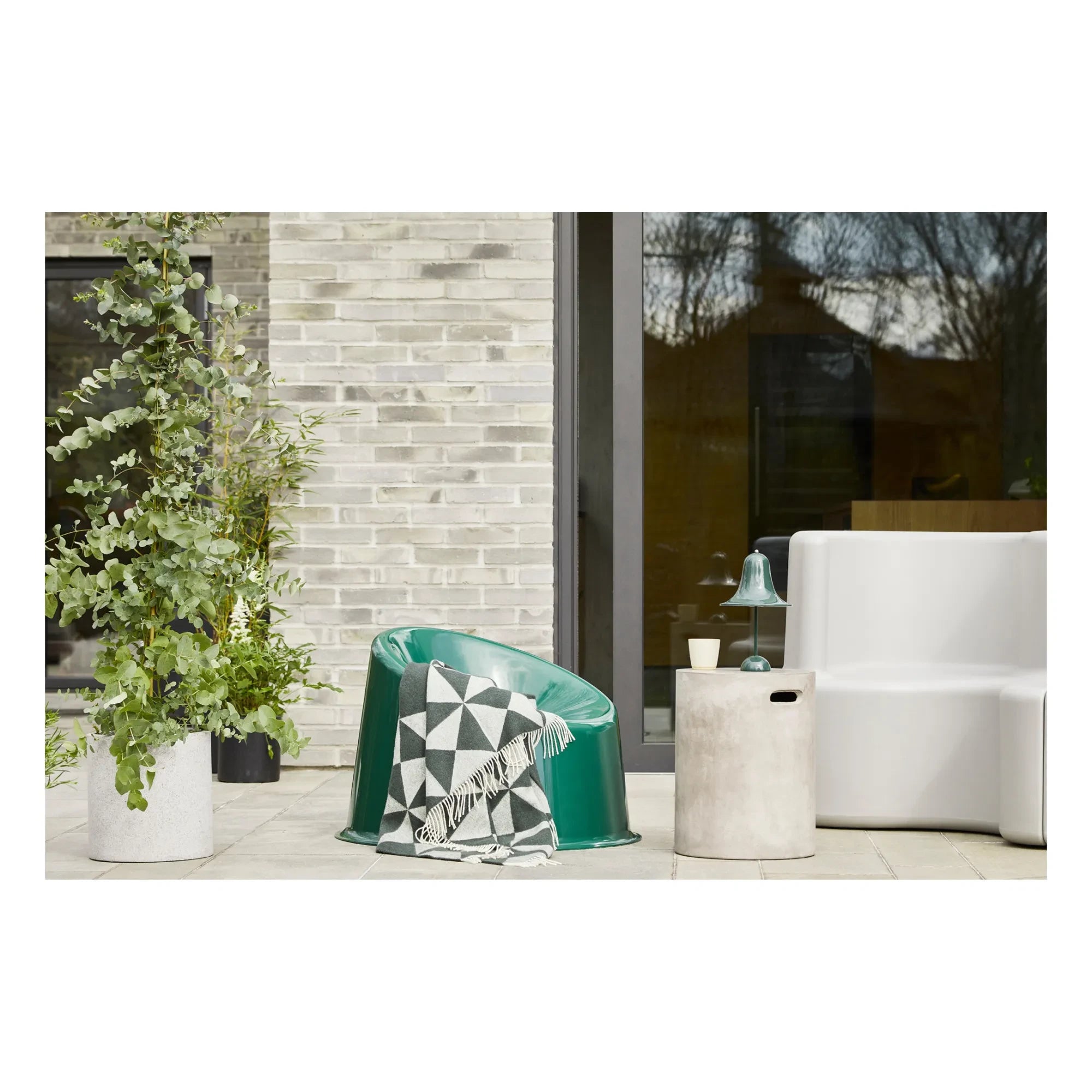 Verpan - Panto Pop Outdoor Lounge Chair | Dark Green