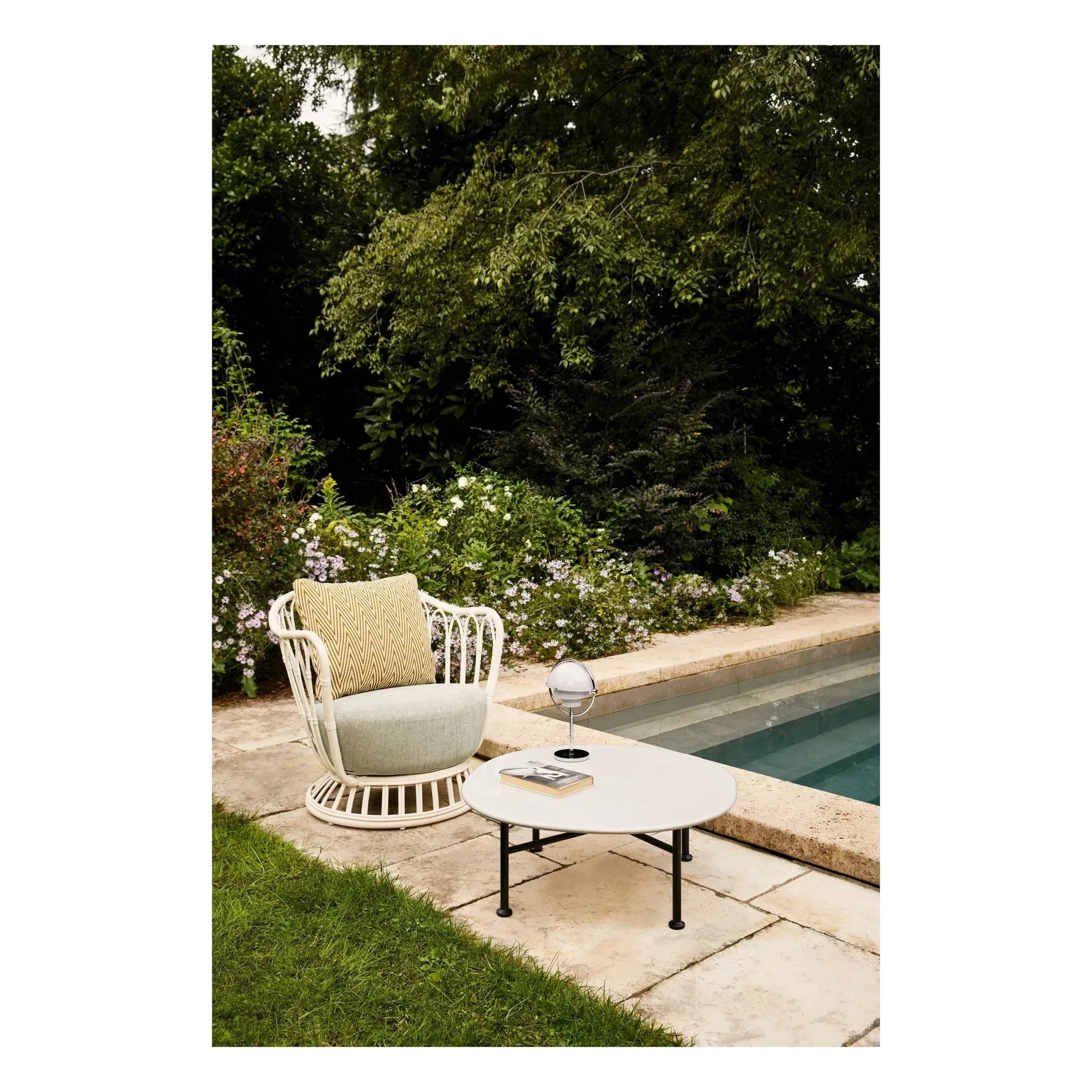 Gubi - Carmel Round Ceramic Side Table, OEO Studio | White