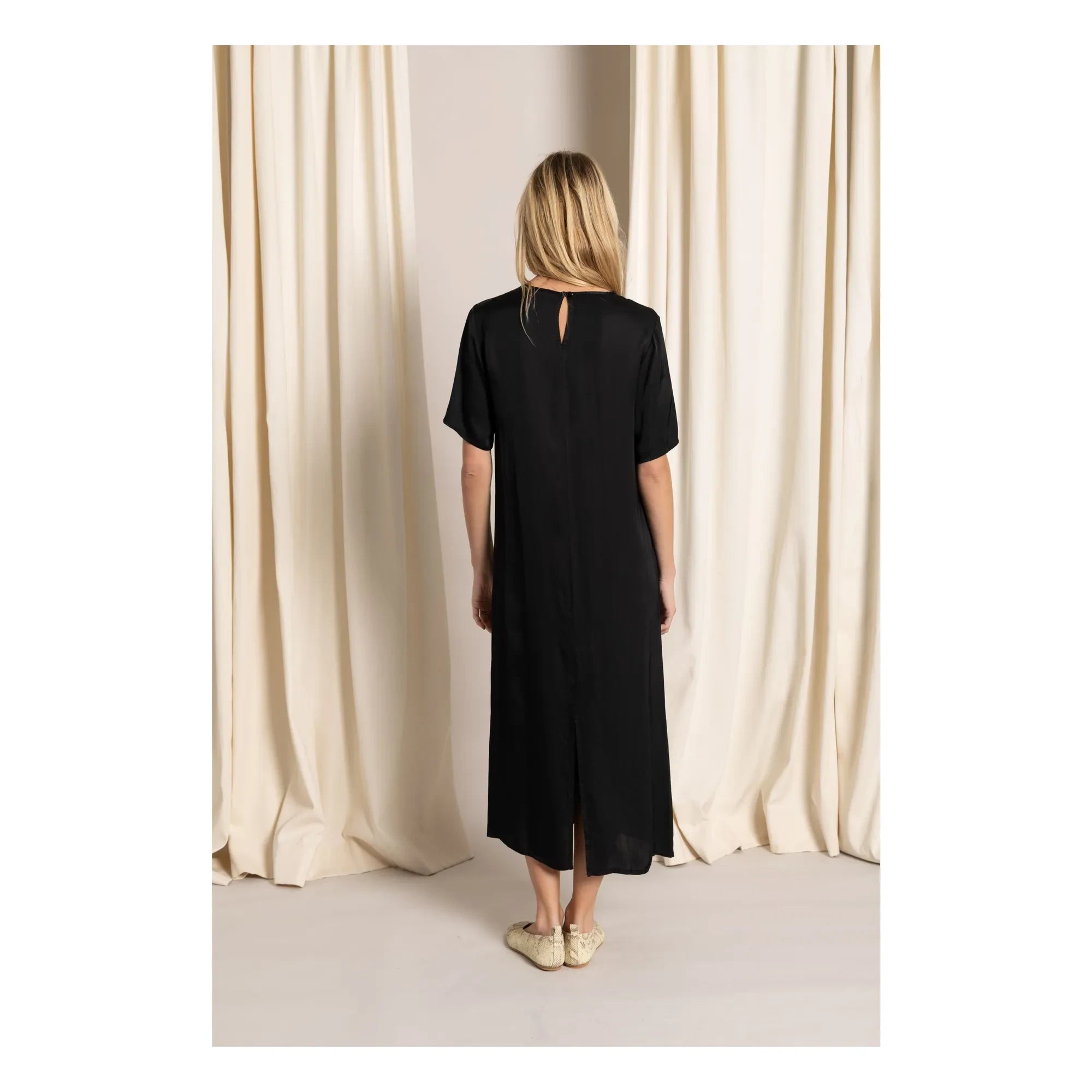 Smallable Woman - Edith T-Shirt Dress | Black