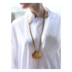 Perrine Taverniti - Coquillère long necklace | Gold