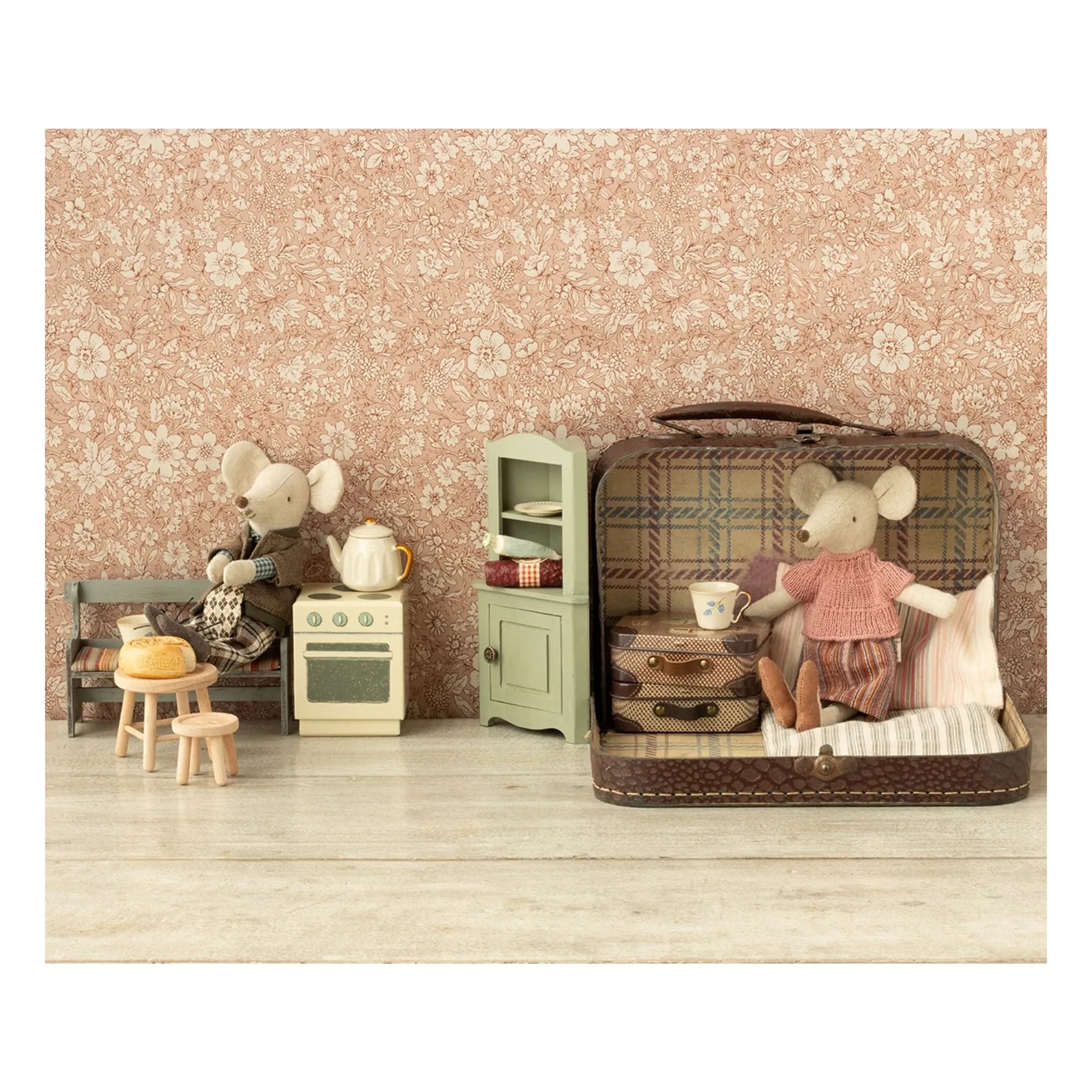 Maileg - Corner Cabinet | Sage