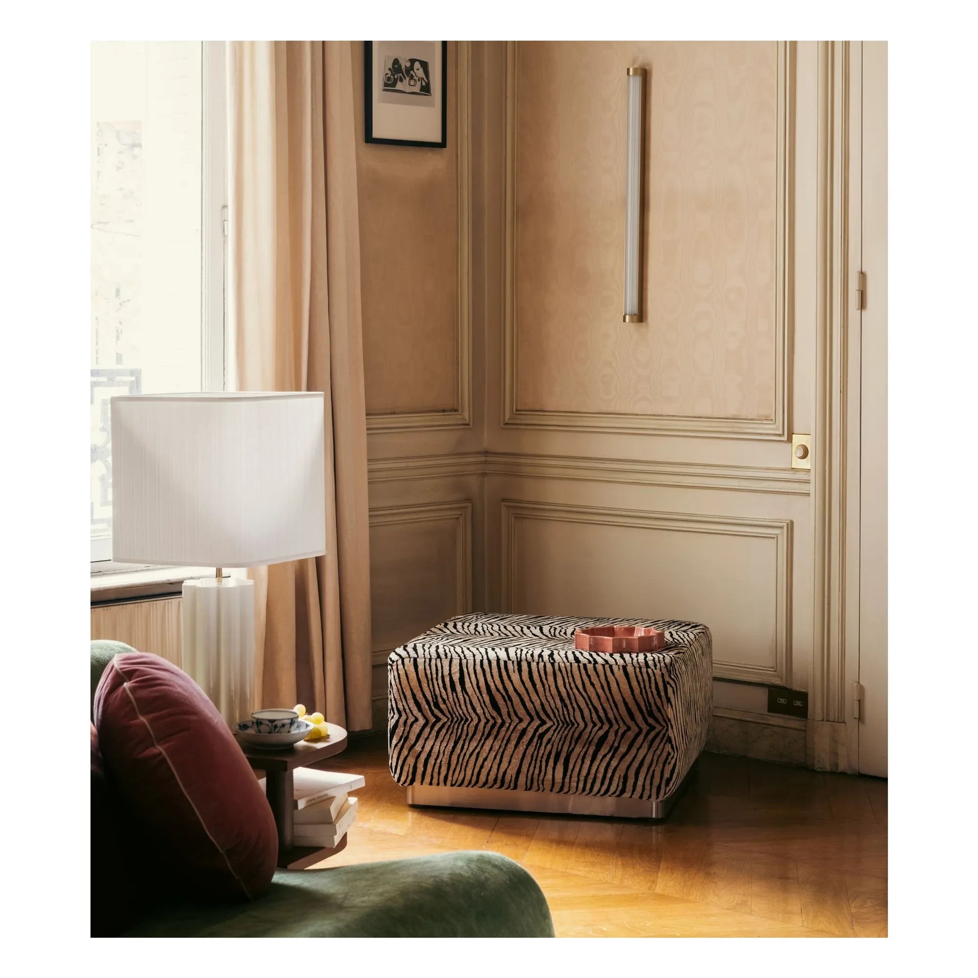 The Socialite Family - Rotondo Velvet Pouf | Tiger