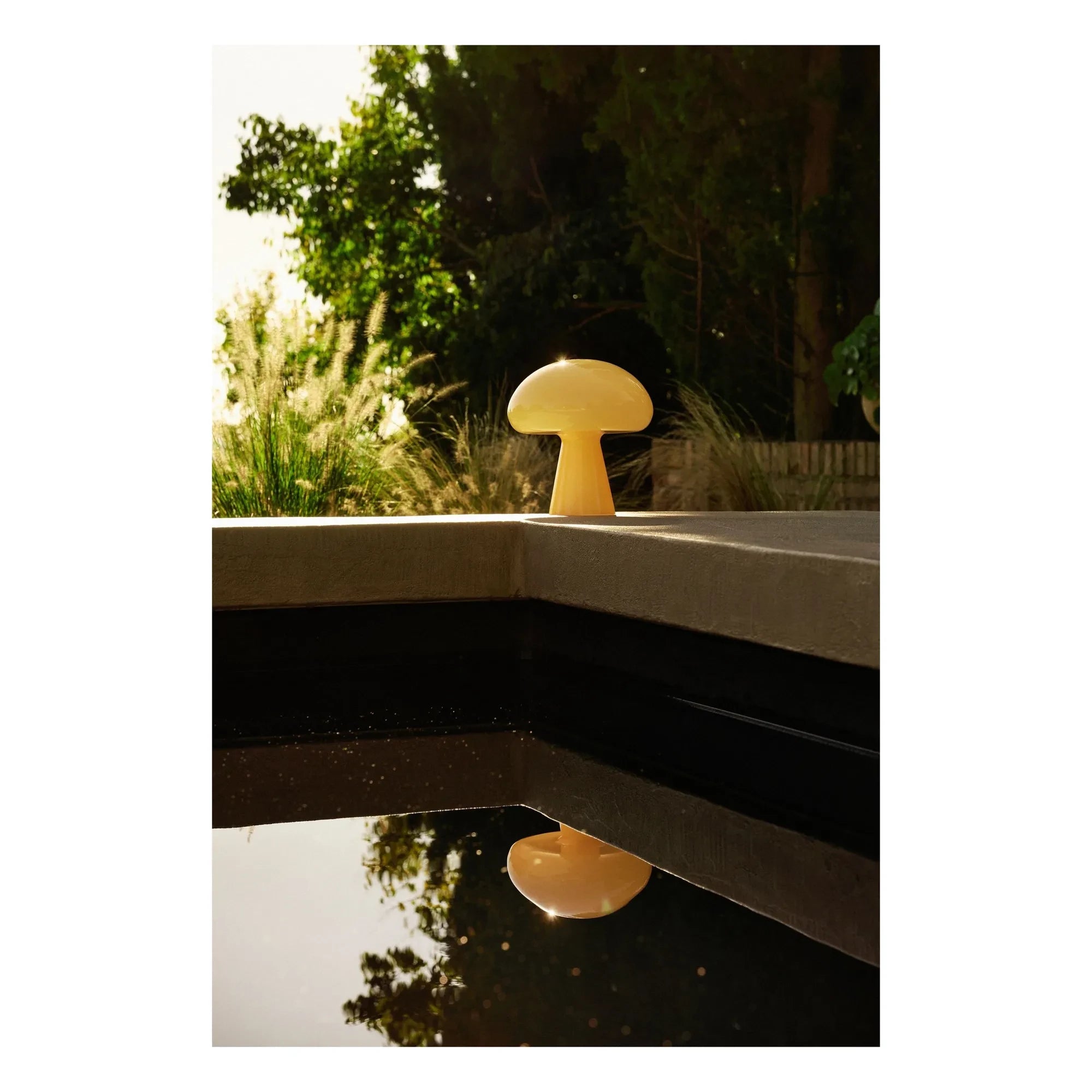 Gubi - Obello Table Lamp, Bill Curry | Yellow