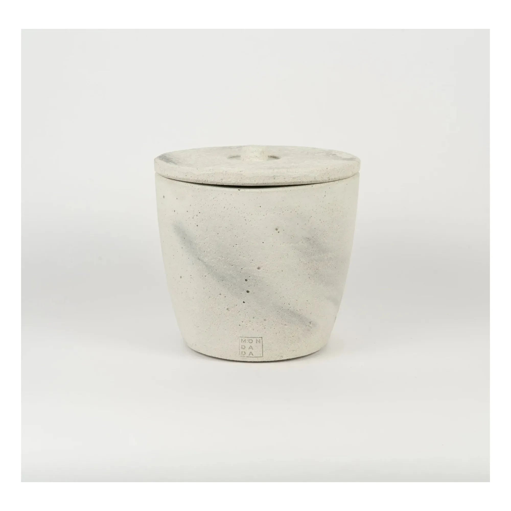 Mon Dada - Urban Garden Outdoor Candle, Lid, Neutral Scent | Gray