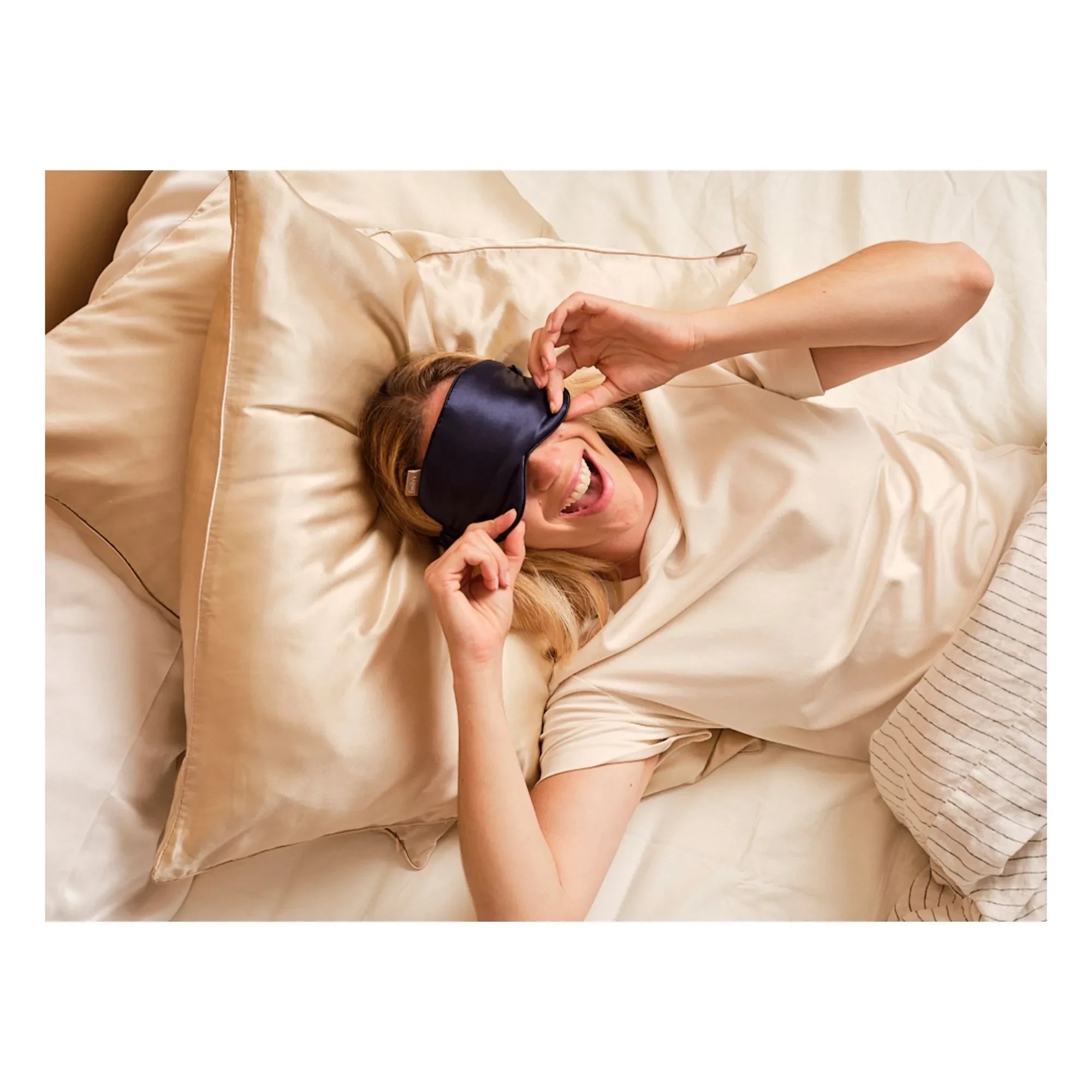 Emily's Pillow - Silk sleep mask | Midnight blue