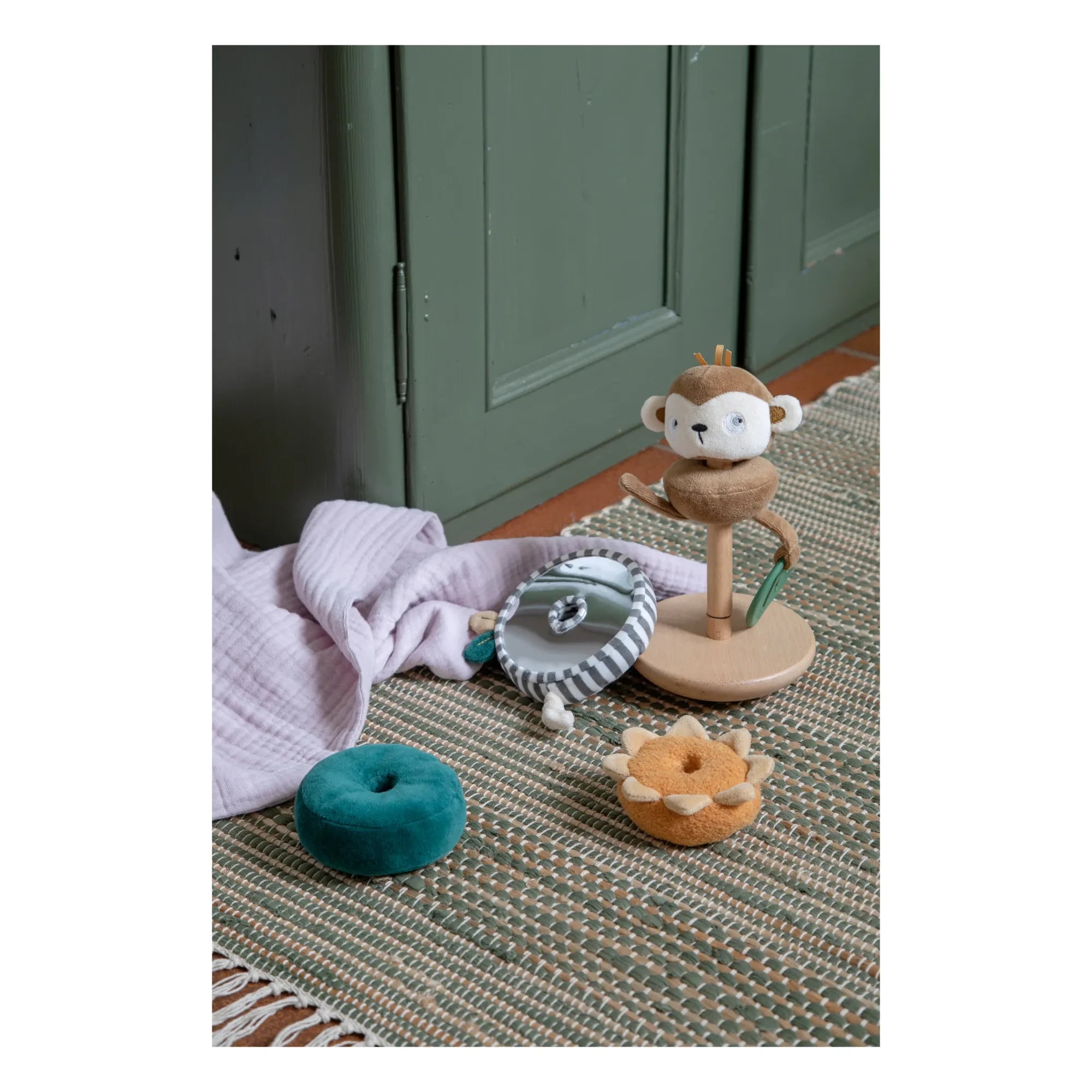 Sebra - Plush and Wooden Swinging Monkey