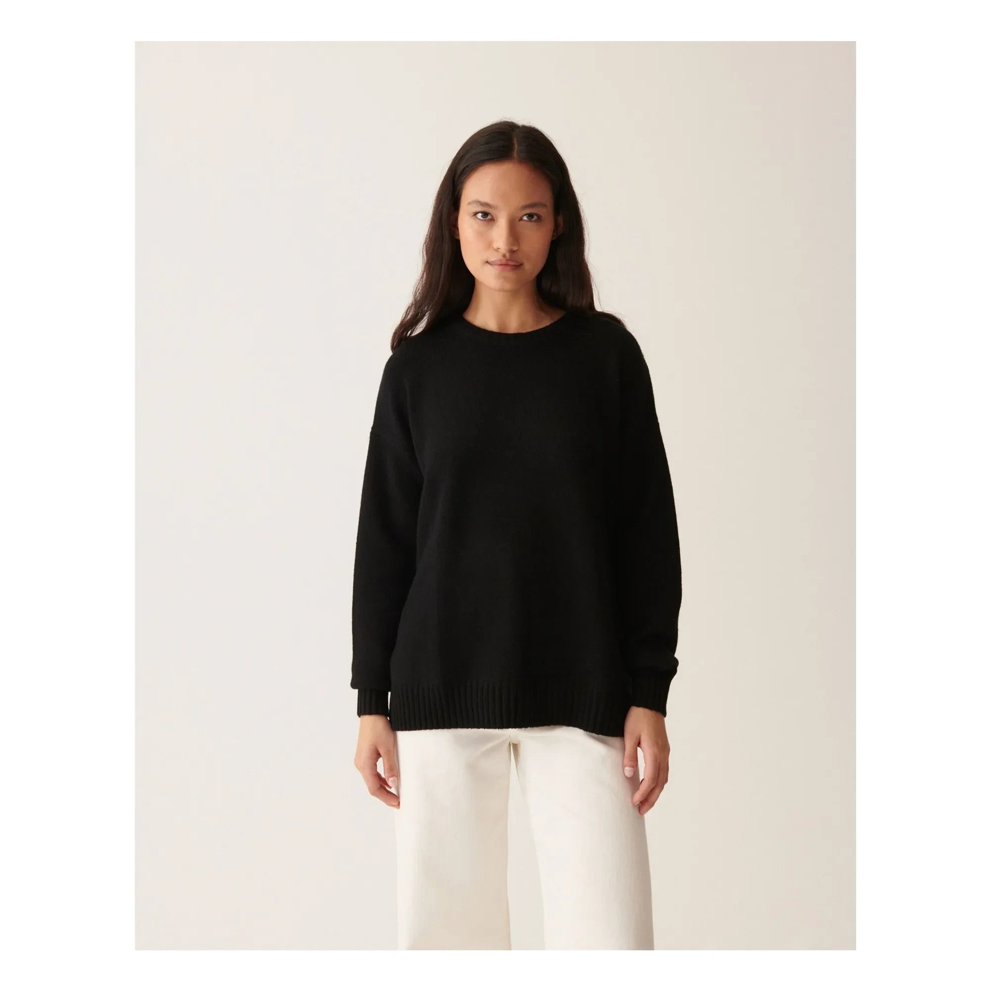 Bompard - Round Neck Cashmere Sweater | Black
