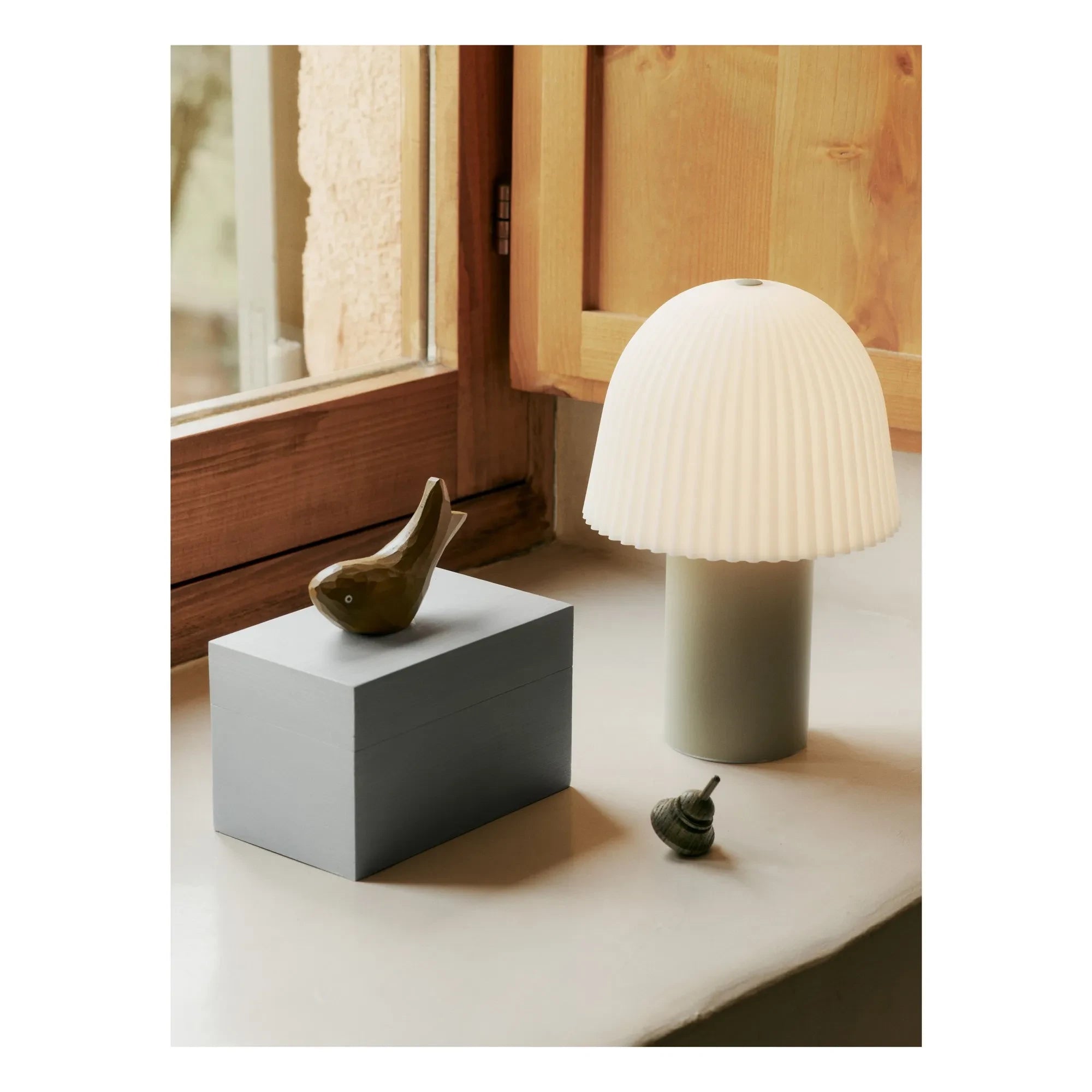 Ferm Living Kids - Fırfırlı masa lambası | Bej