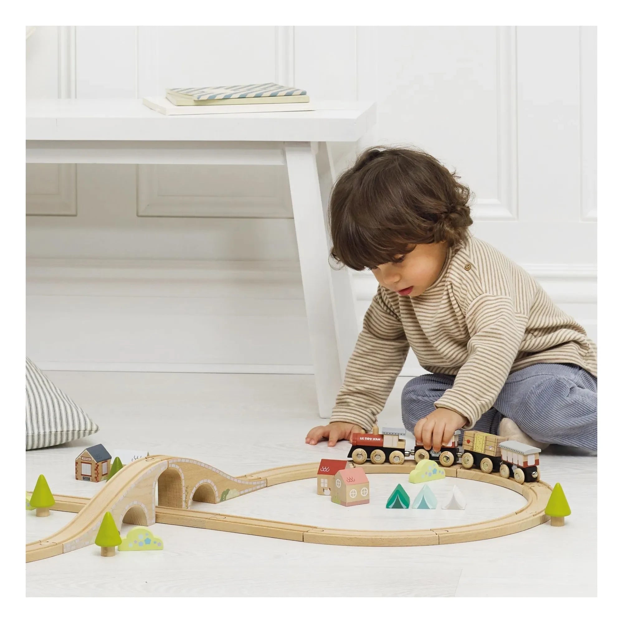 Le Toy Van - Açık Ahşap Tren Seti
