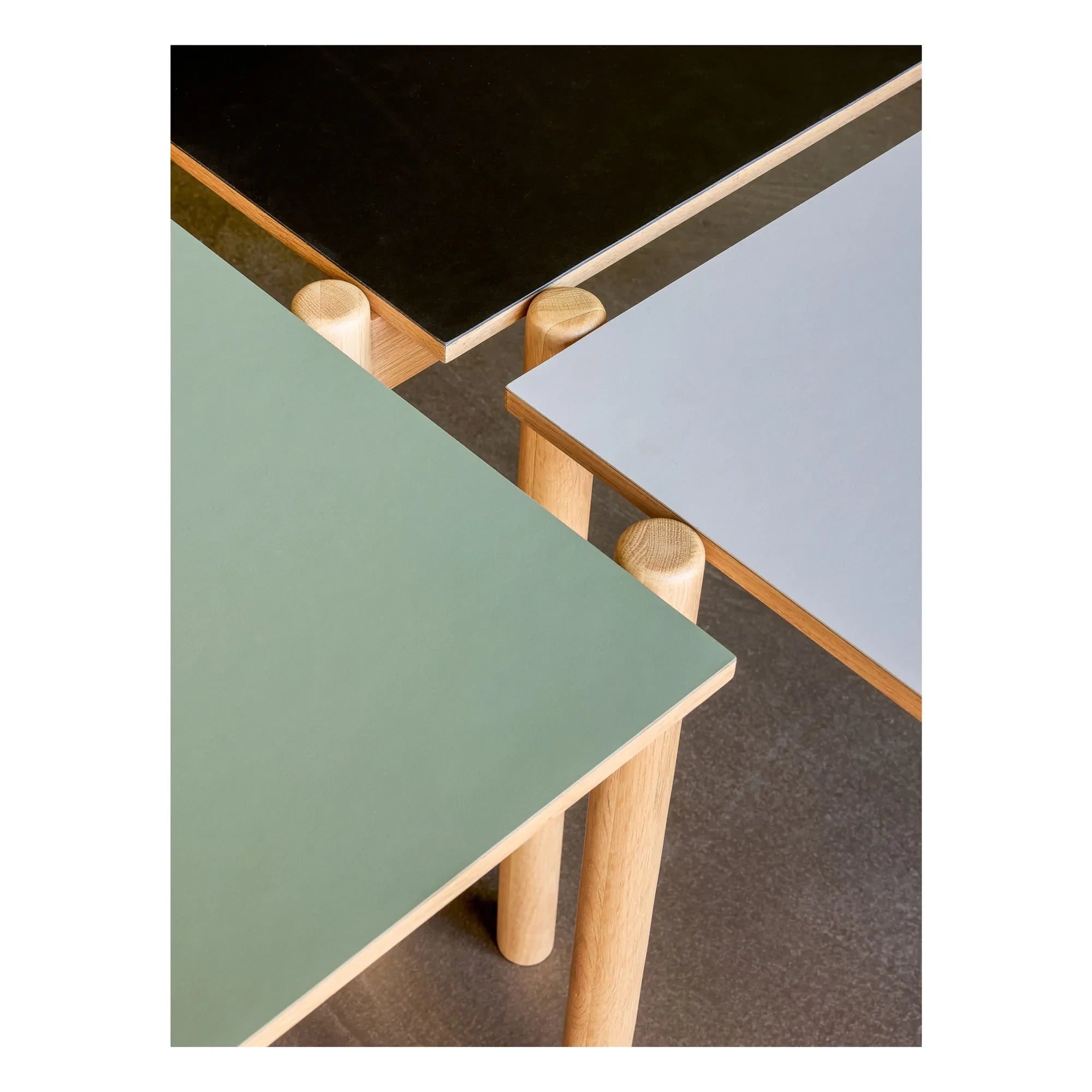 Hübsch - Crossed oak dining table | Olive