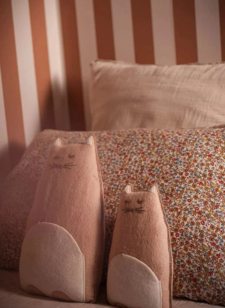Muskhane - Pasu Kitty Felt Pillow | Powder Pink