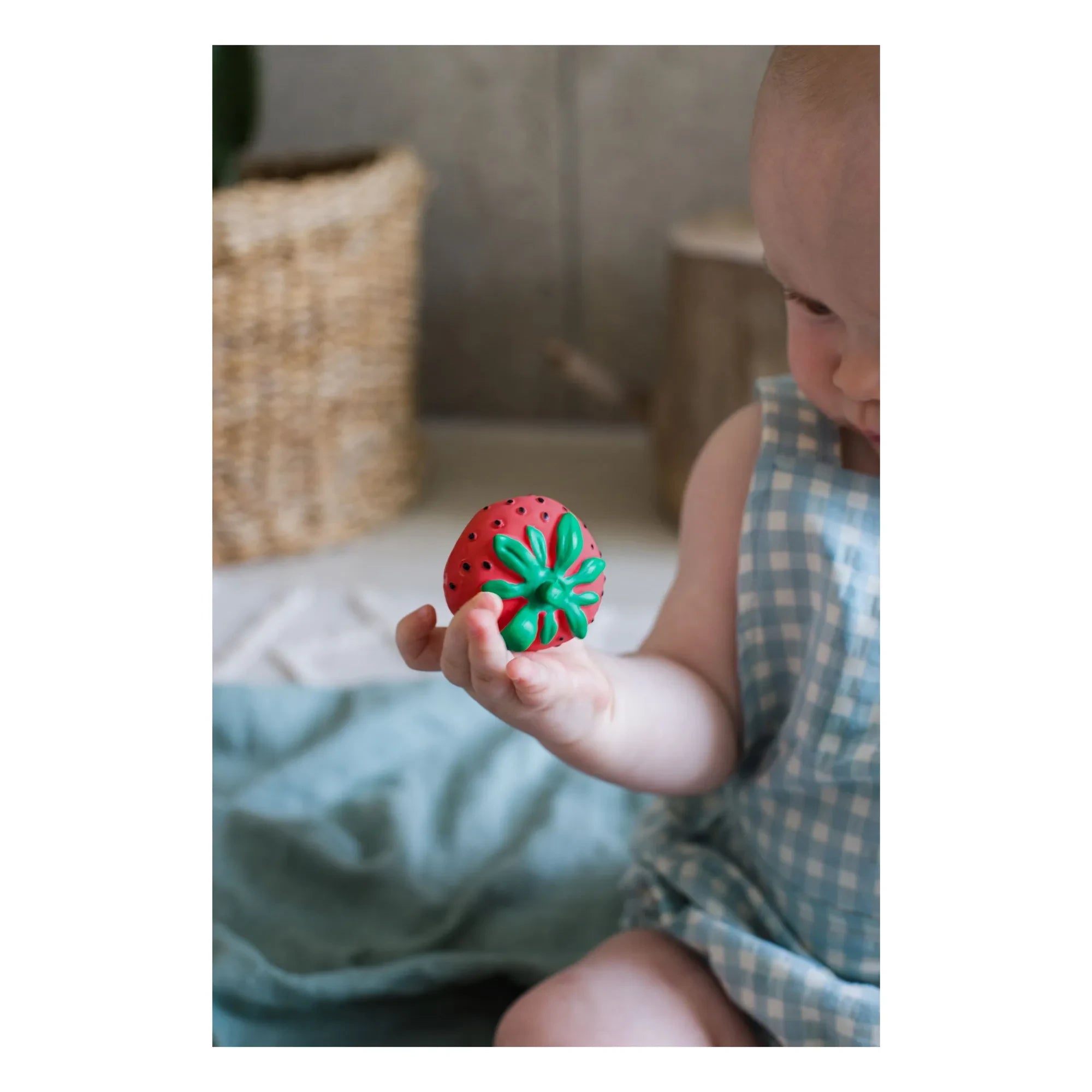 Oli & Carol - Sweetie Strawberry Teething Toy