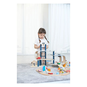 Plan Toys - Ahşap Tren İstasyonu Oyuncağı