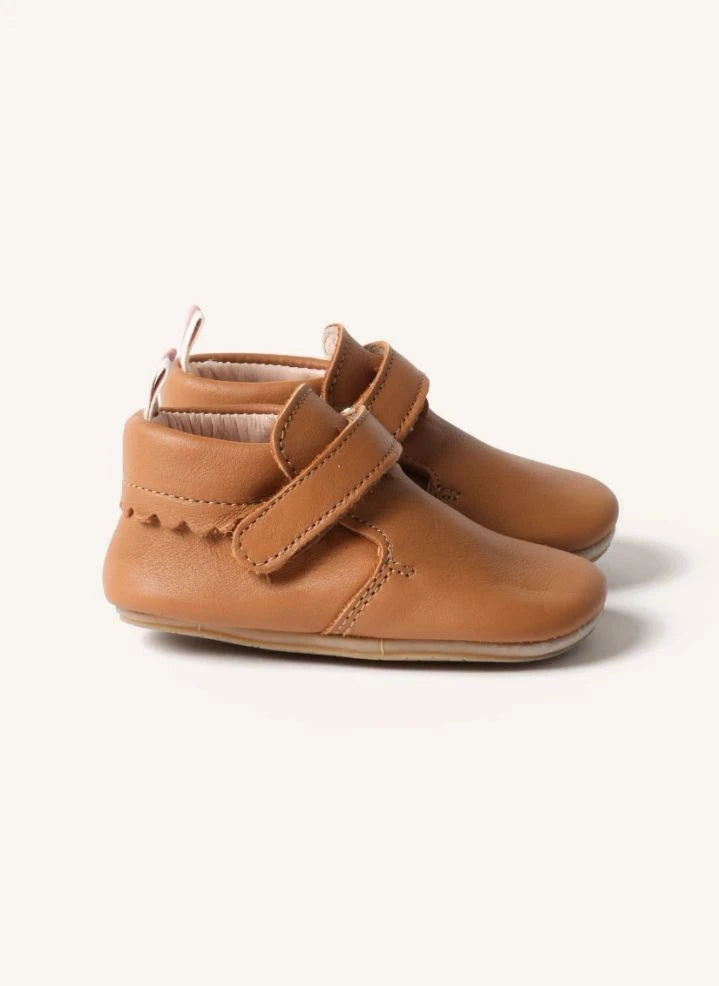 Lazare - Suzanne Feston Terlik | Camel