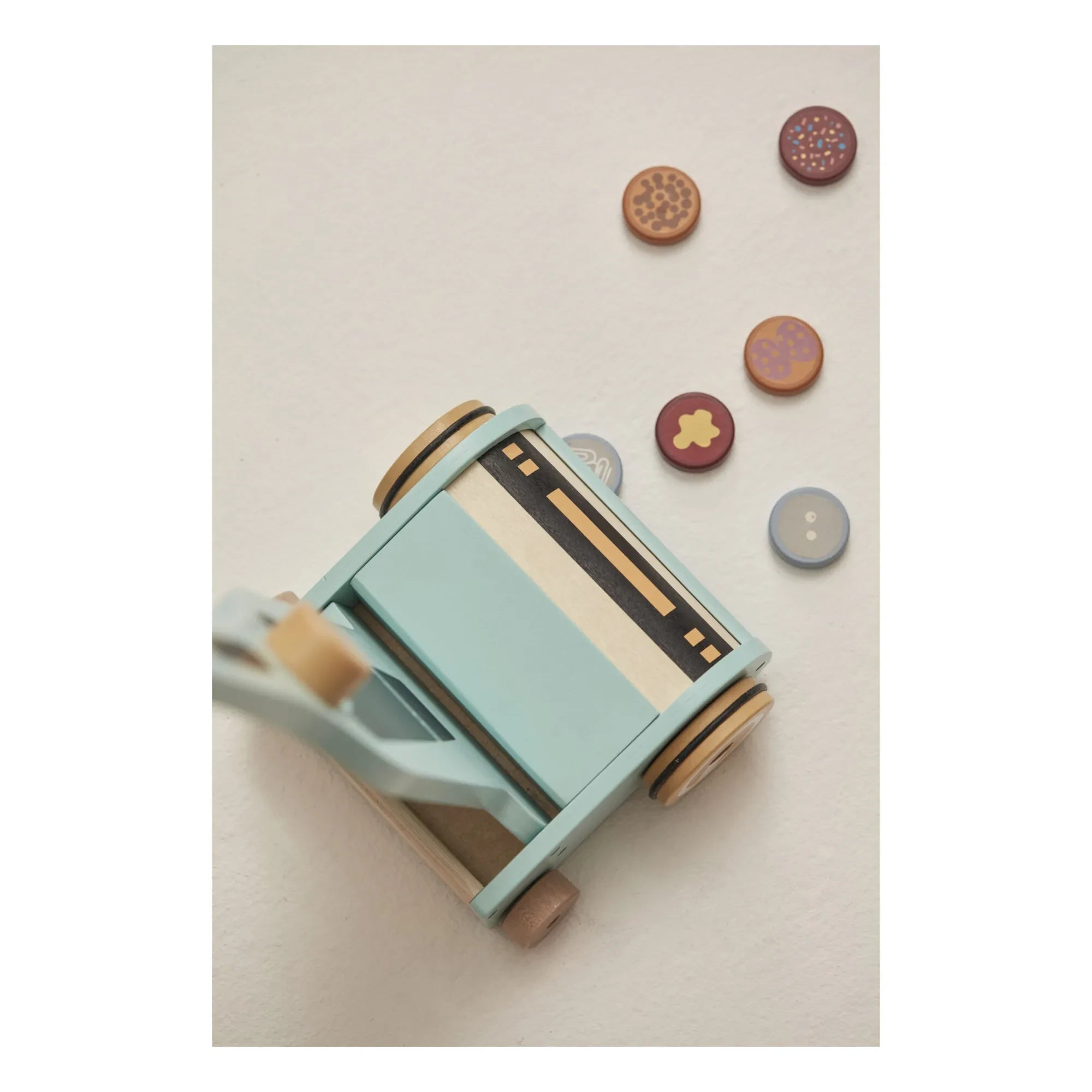 Kid's Concept - Wooden Vacuum Cleaner