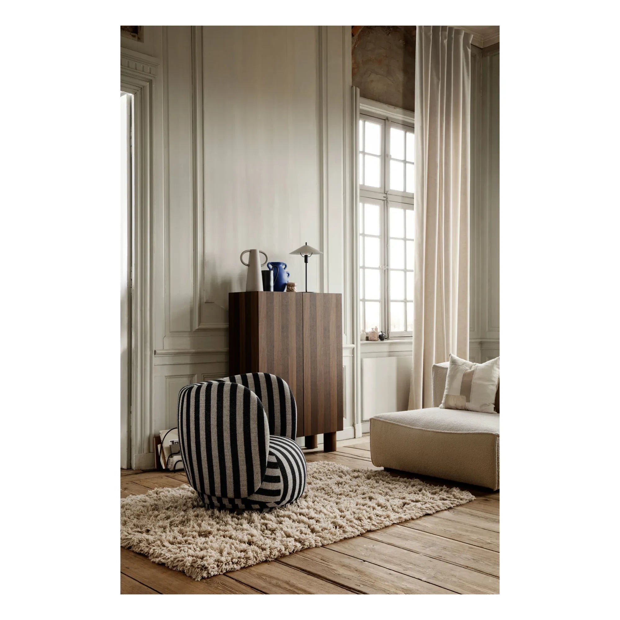 Ferm Living - Post Ahşap Konsol - FSC | Chêne fumé