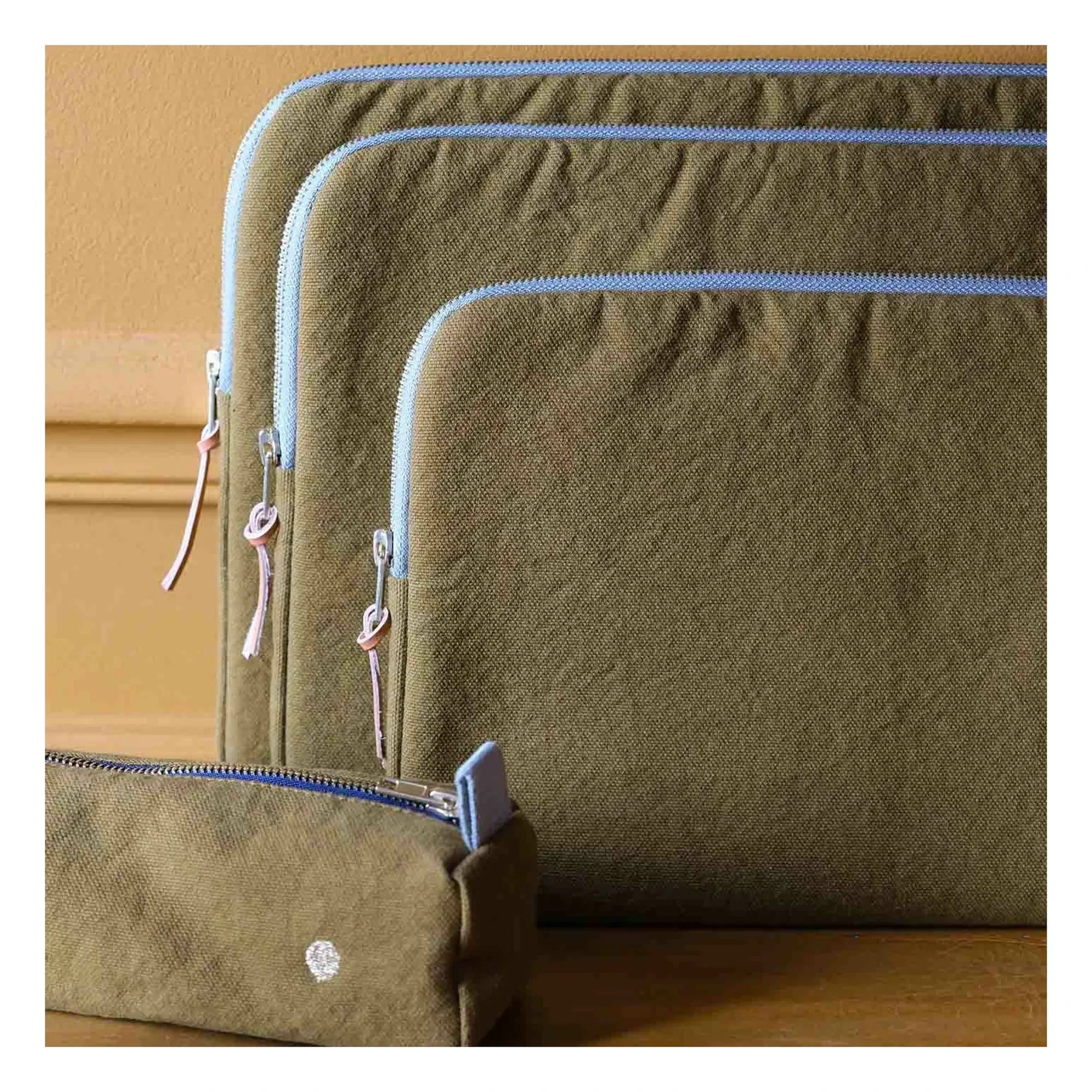 La cerise sur le gâteau - Iona Organic Cotton Laptop Bag | Gold