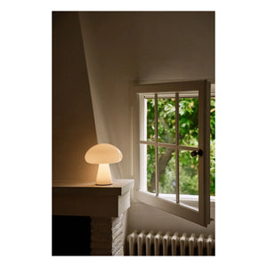 Gubi - Obello table lamp, Bill Curry | White