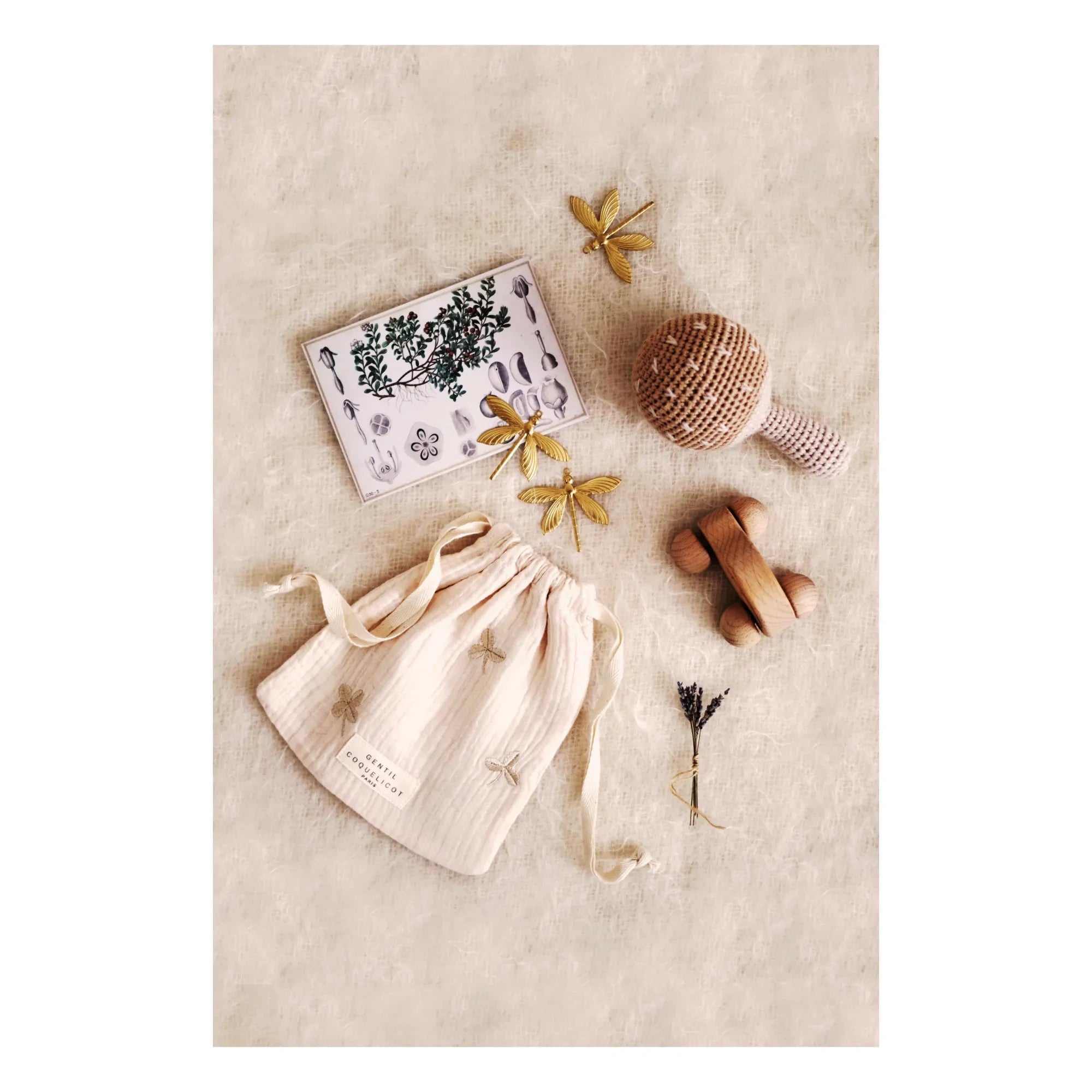 Gentil Coquelicot - Knitted Slippers and Embroidered Pouch | Chocolate