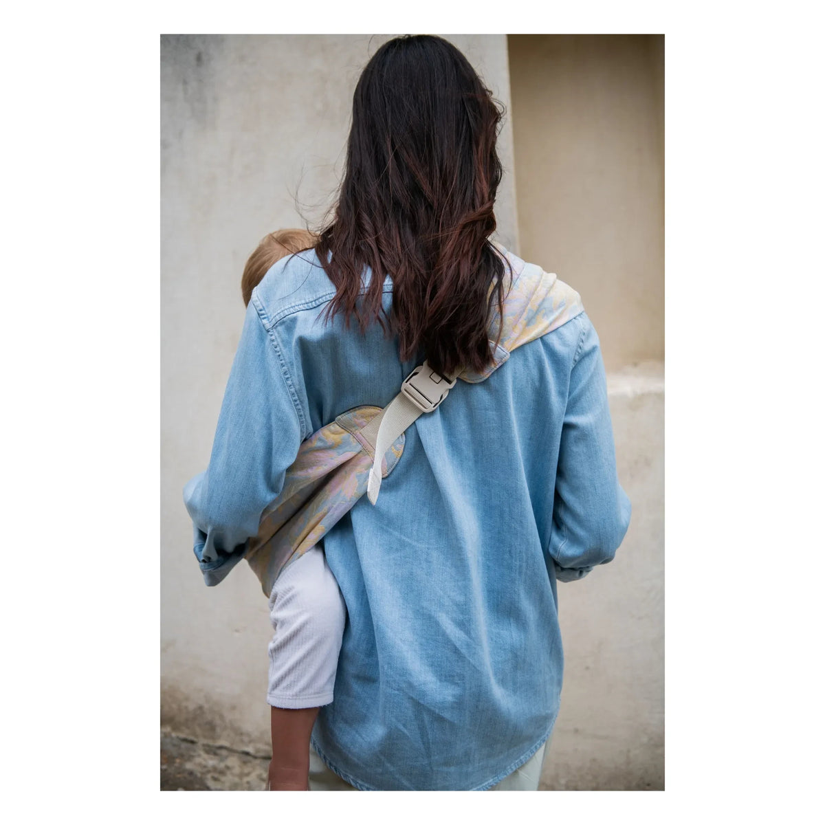 Mama Hangs - Carry & Walk baby carrier | Pastel