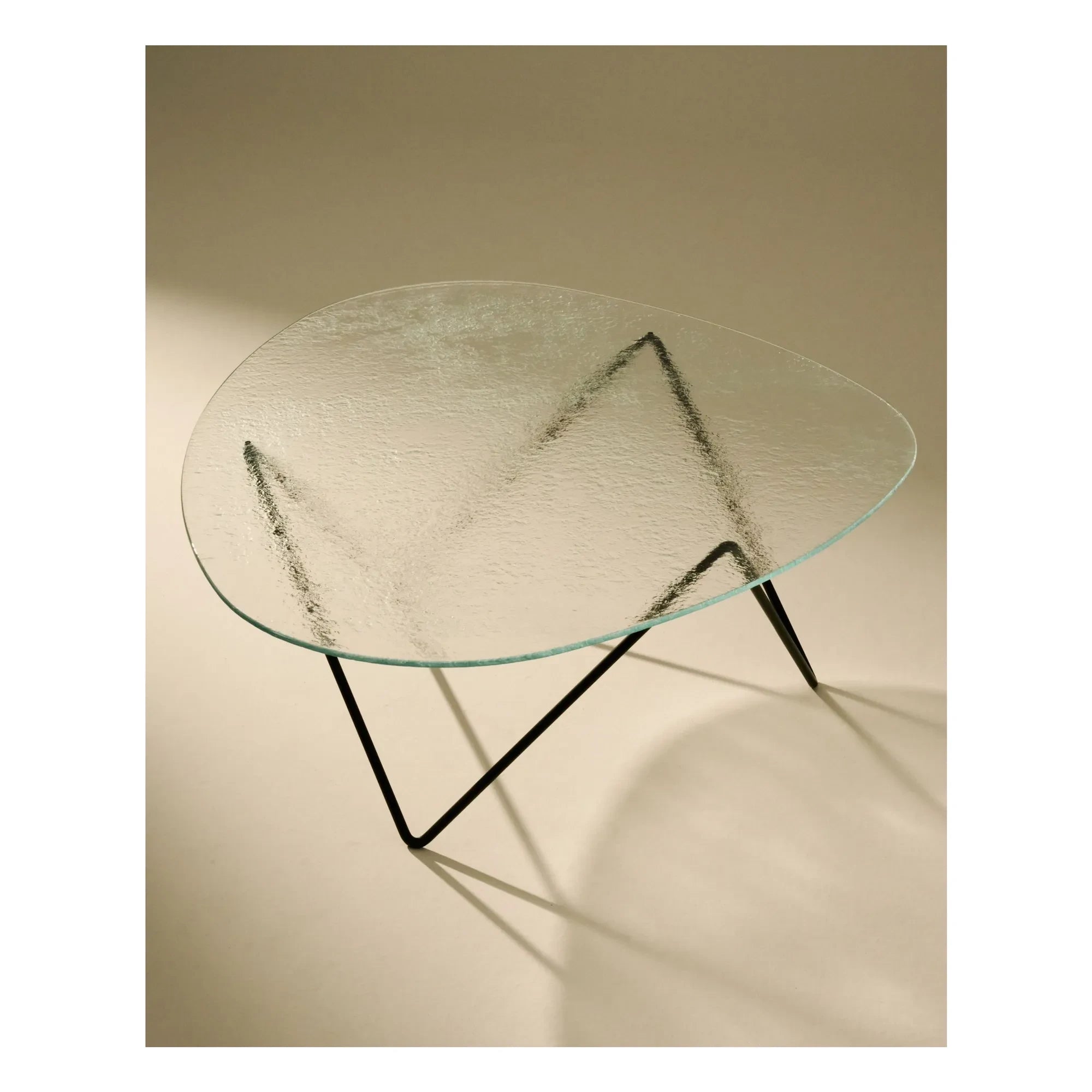 Gubi - Pedrera sehpa, Corsini & Ruiz Millet