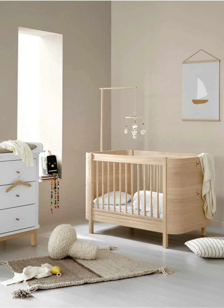 Oliver Furniture - Junior Conversion Kit for Wood Mini+ Cribs | Oak