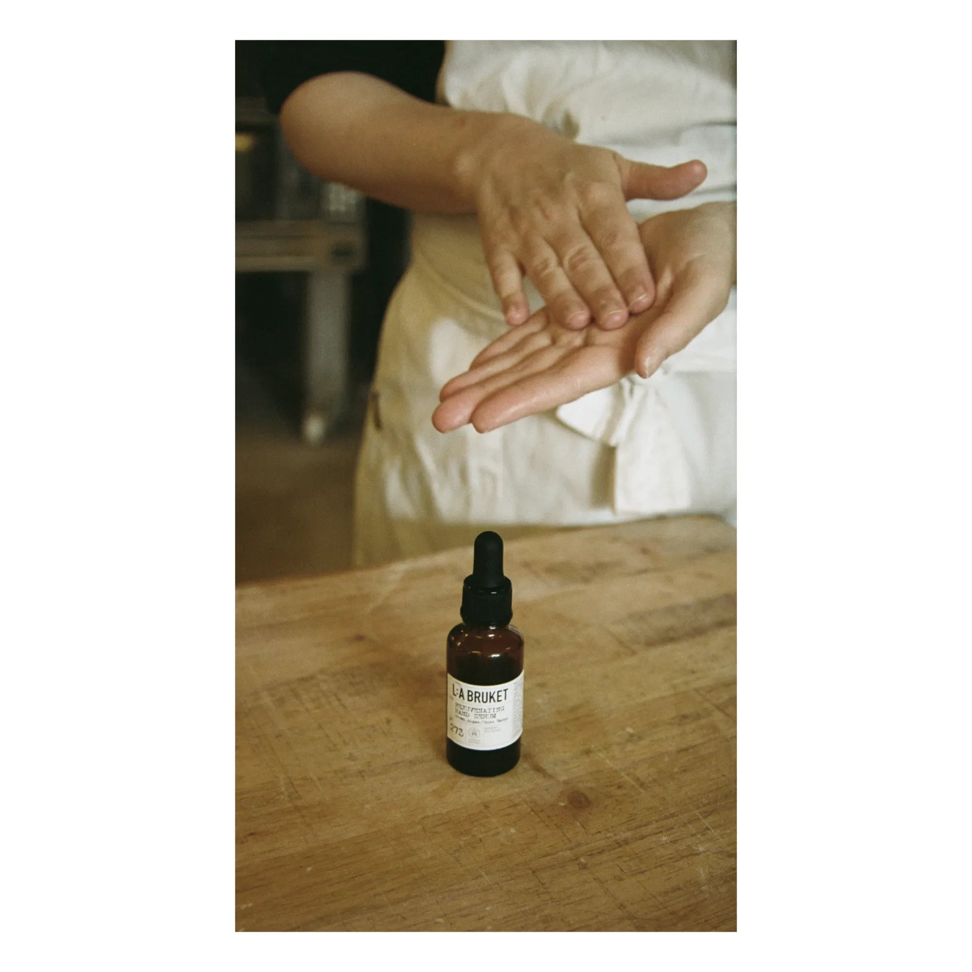 L:A BRUKET - Revitalizing Hand Serum - 30 ml