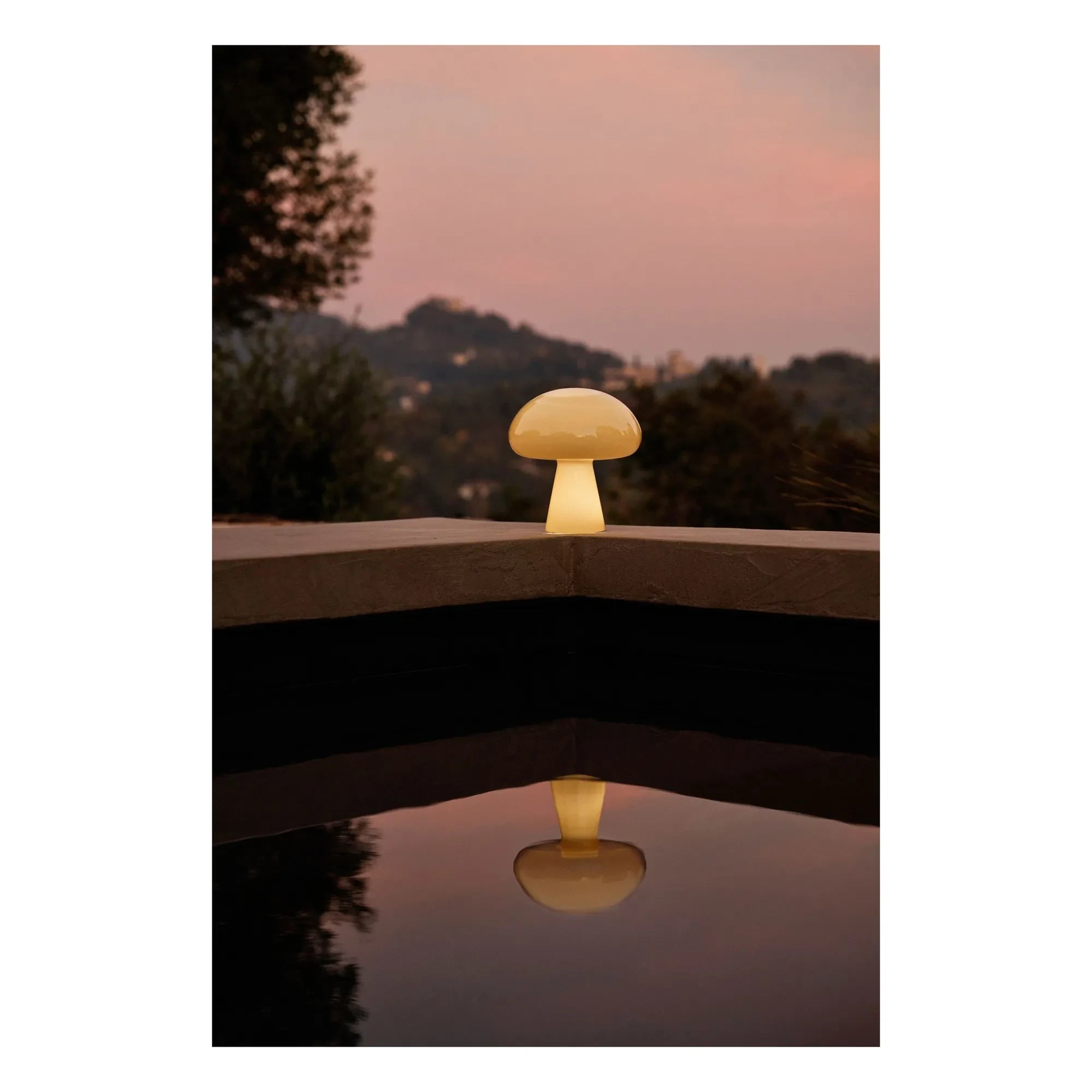 Gubi - Obello Table Lamp, Bill Curry | Yellow