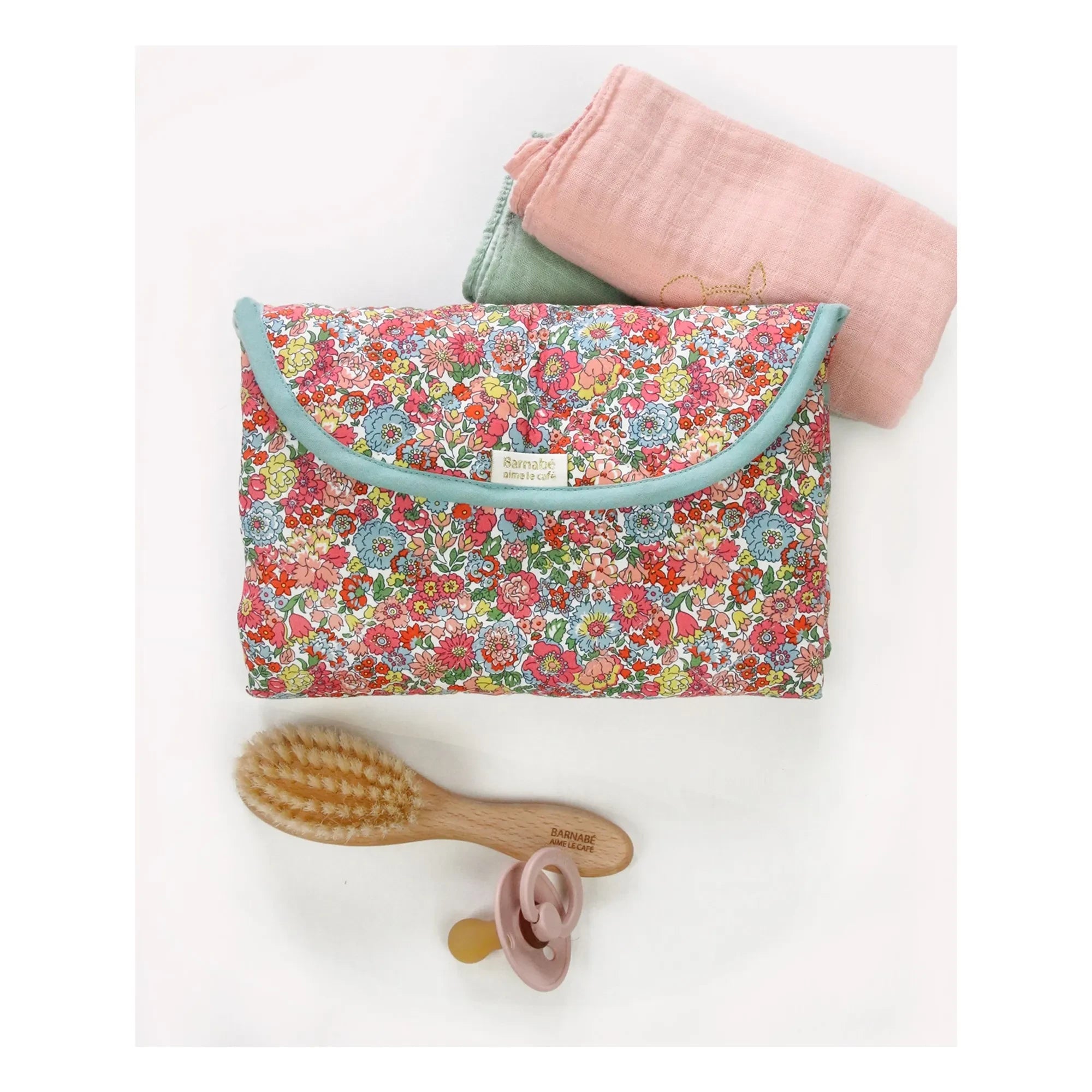 Barnabé aime le café - Augustine travel changing mat | Pink