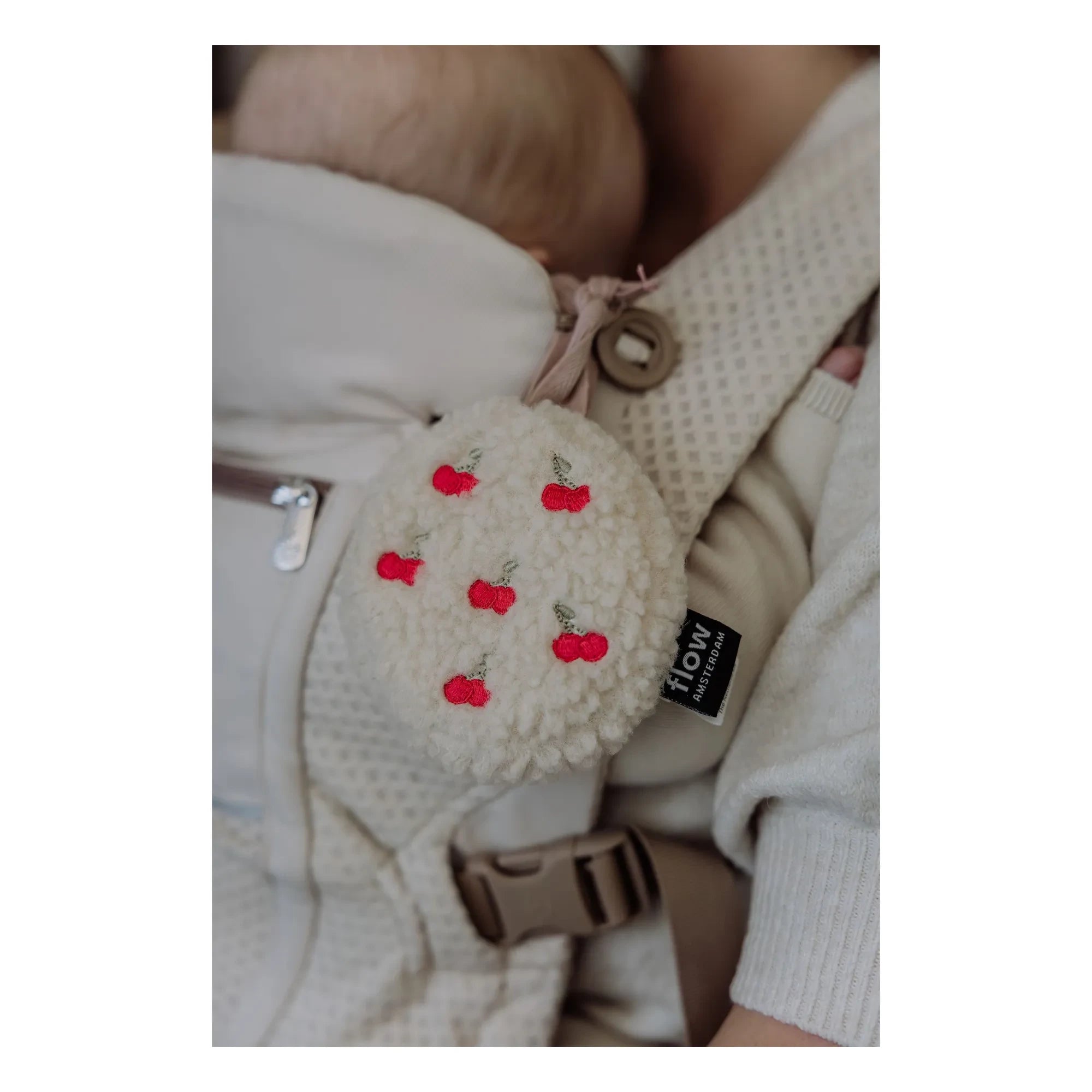 Flow - Cerises White Noise Nomad Speaker