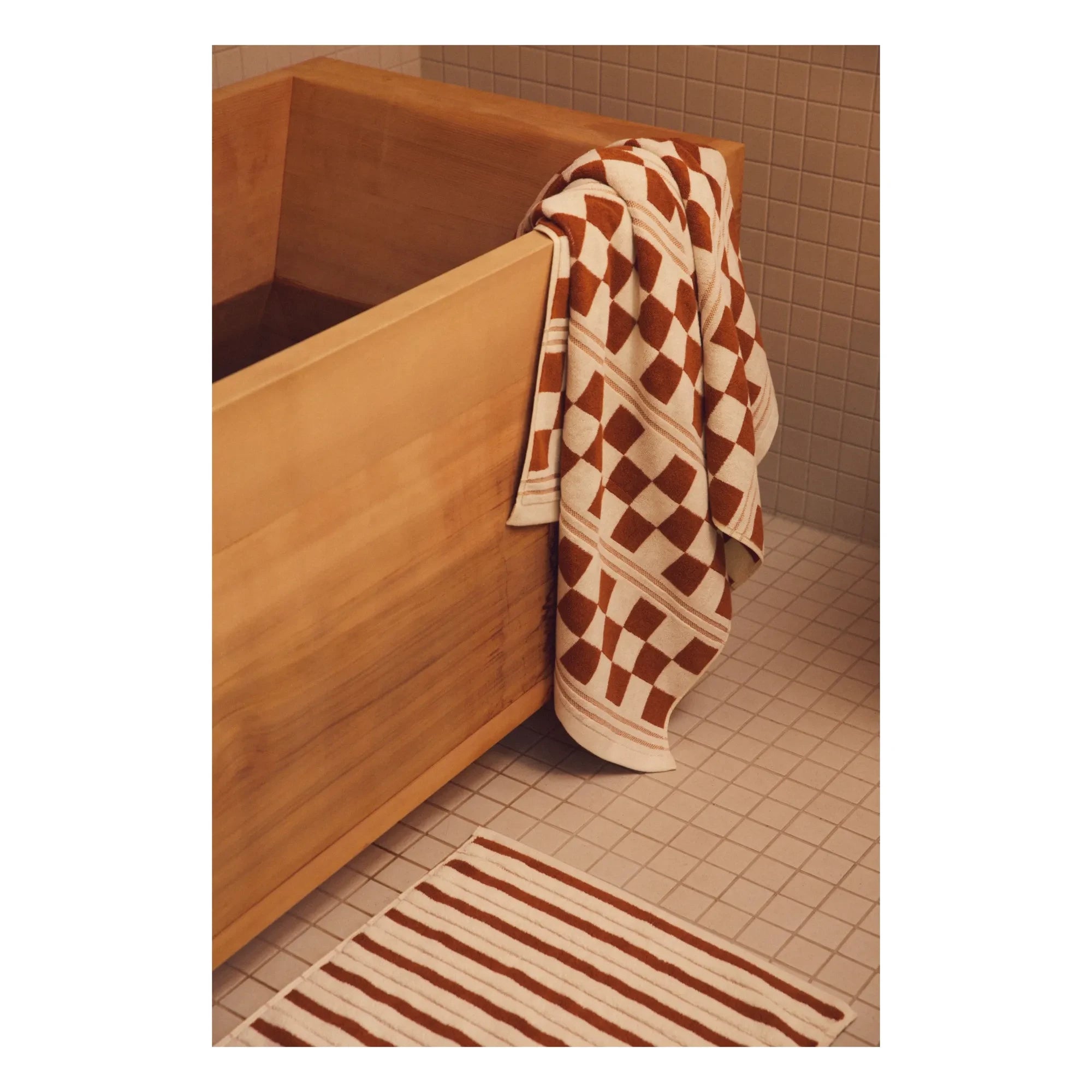 Baina - Busby bath towel | Terracotta