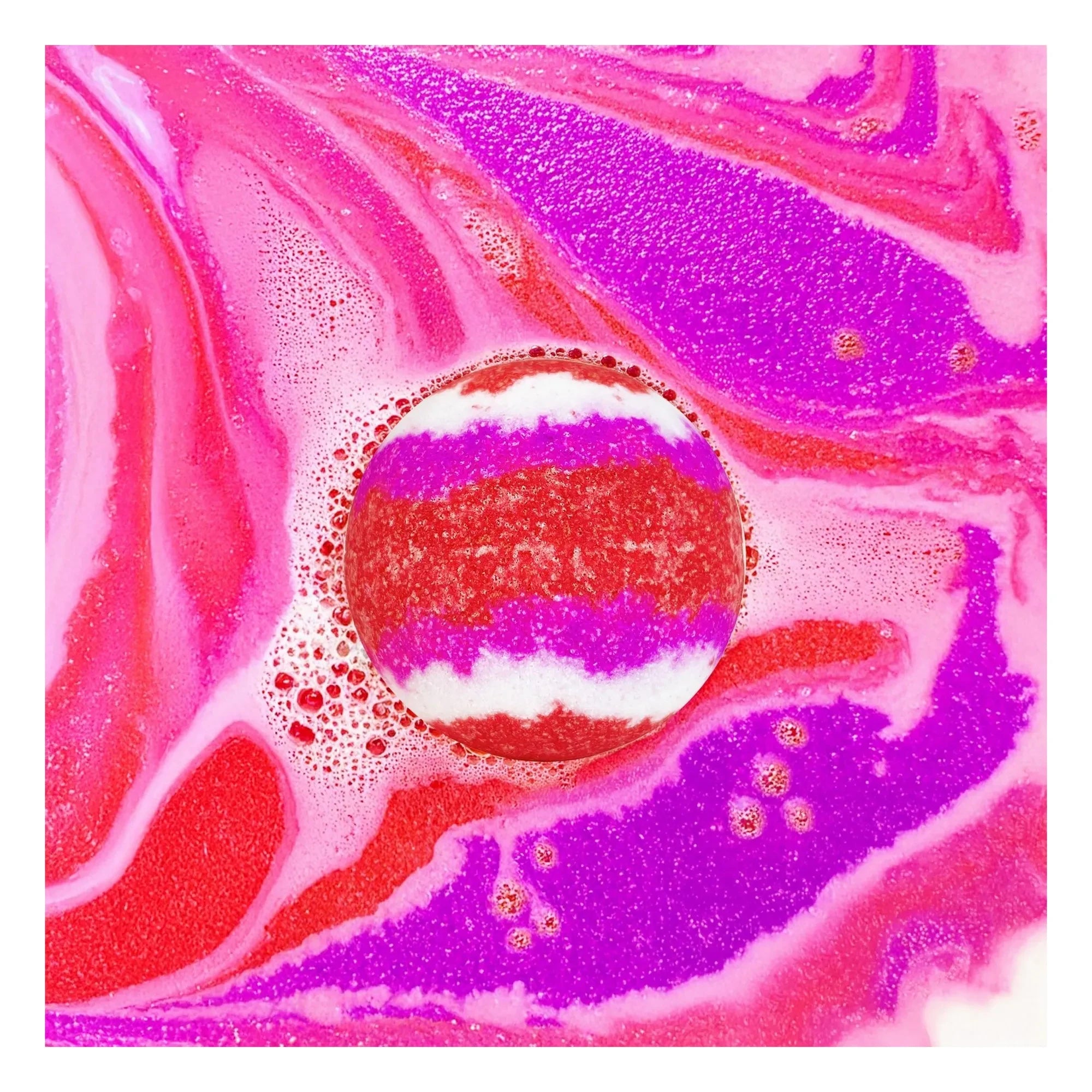 Inuwet - Strawberry Ice Cream Bath Bomb - 120 g