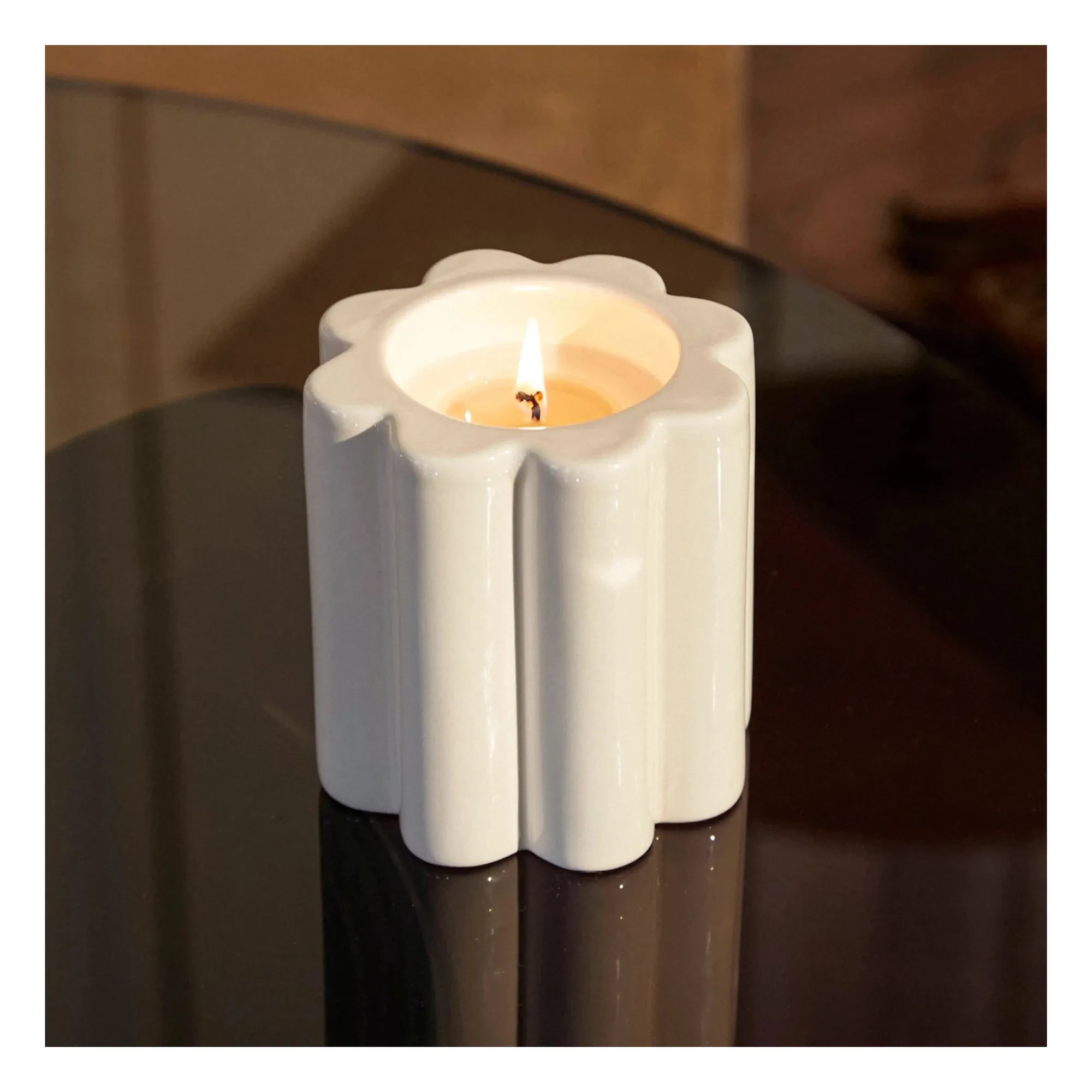 The Socialite Family - La Candela scented candle with wood fire scent | Cream