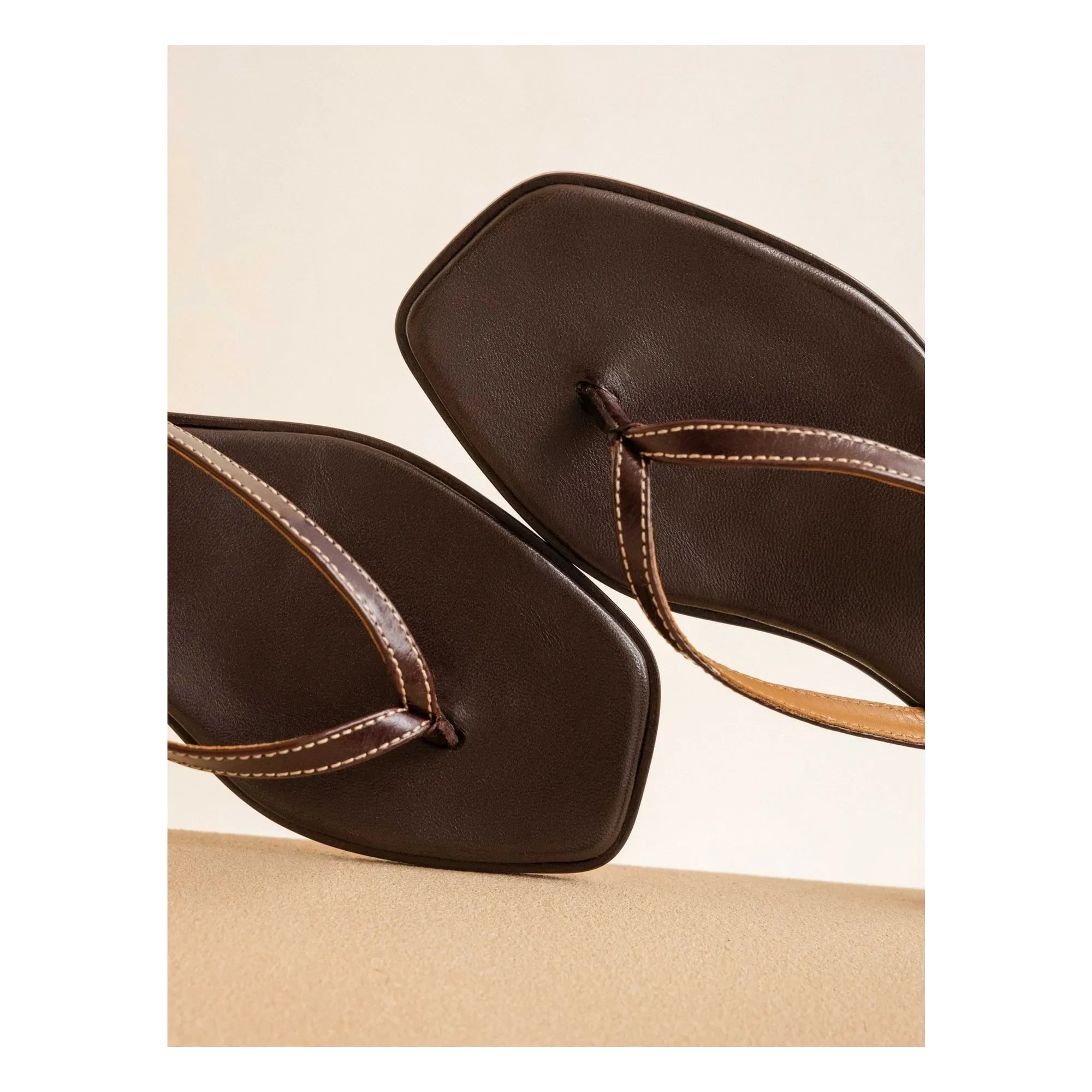 Bobbies - Left Leather Sandals | Brown