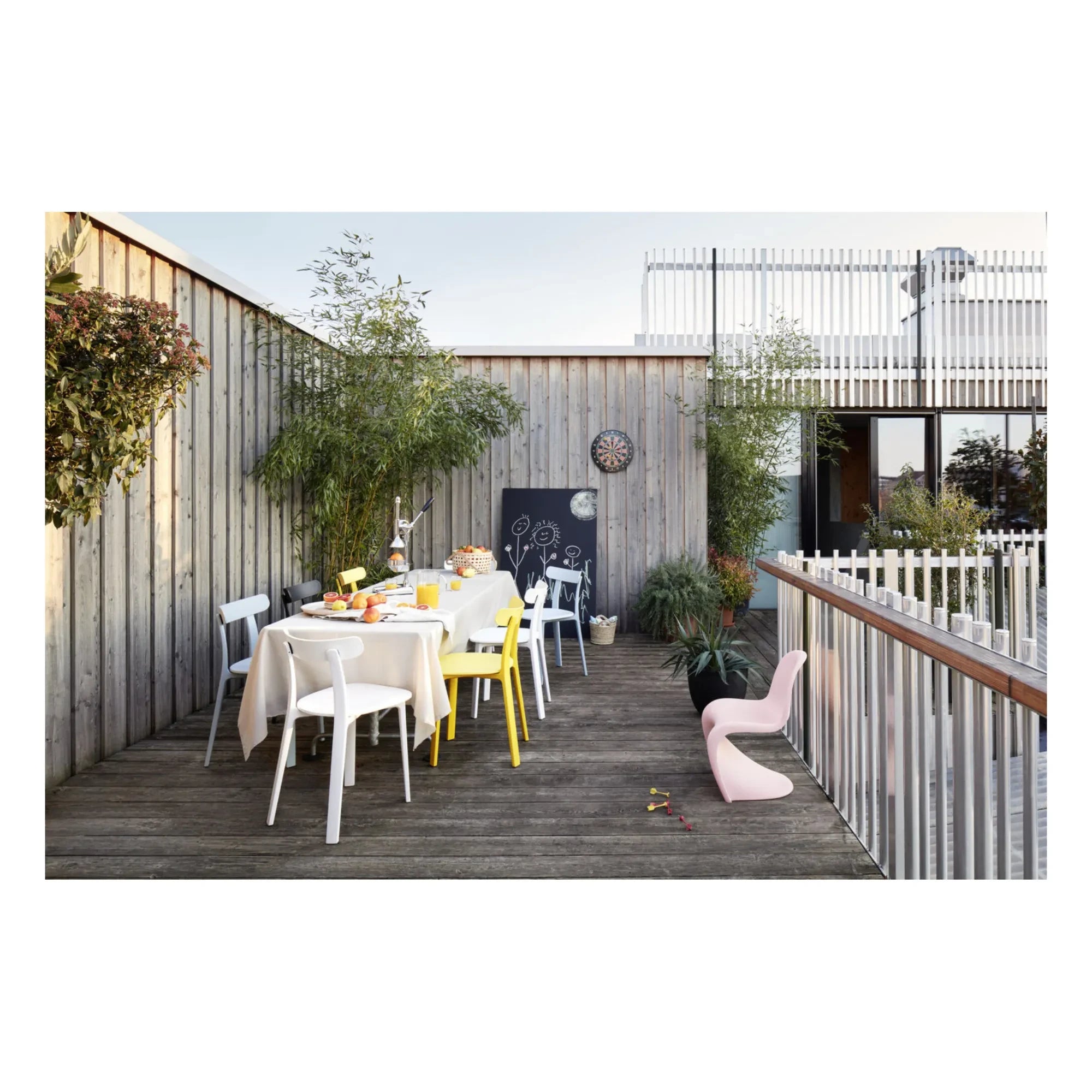 Vitra - Fully Plastic Chair - Jasper Morrison Design | Bouton d'or