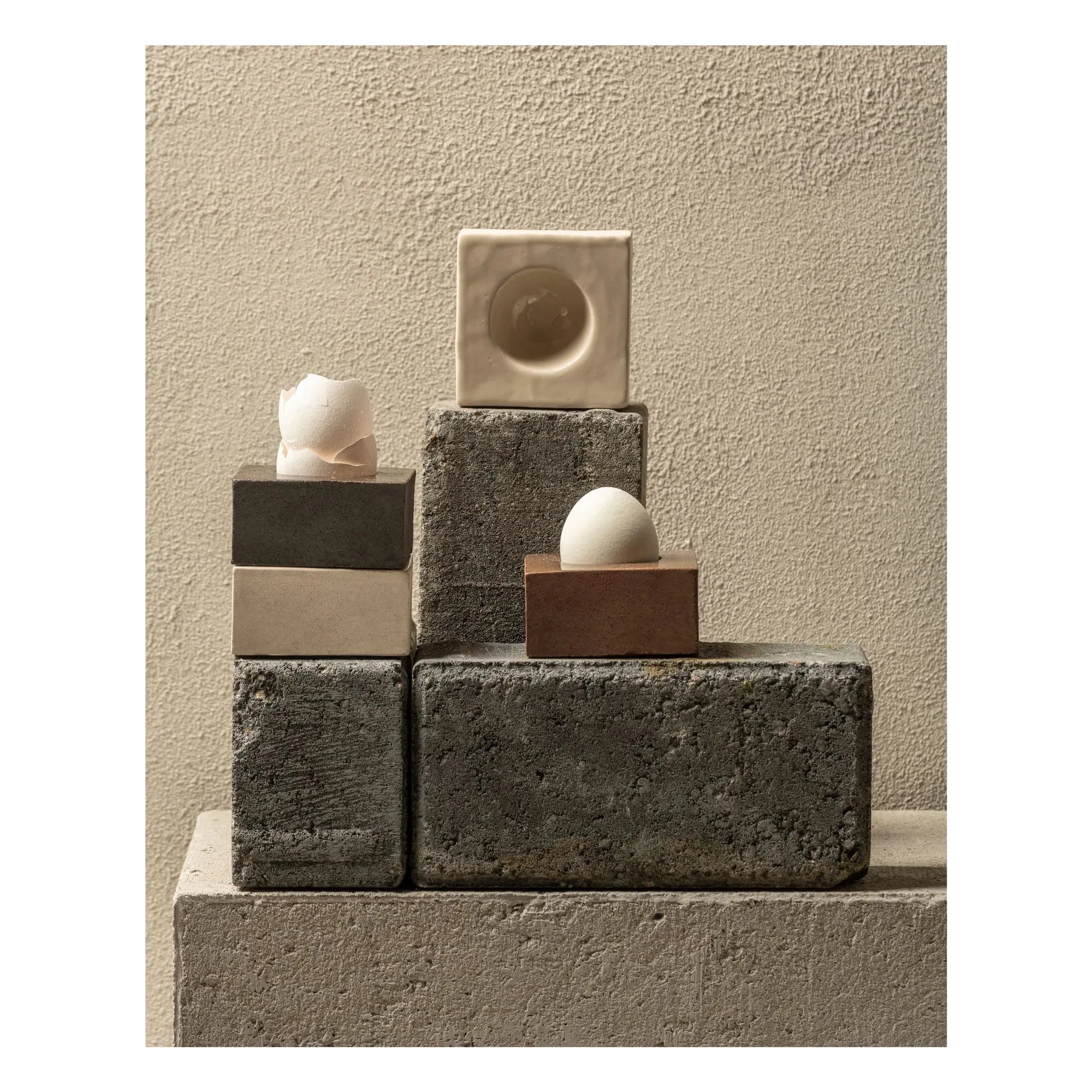 Serax - Uovo Egg Cup | Brick Red