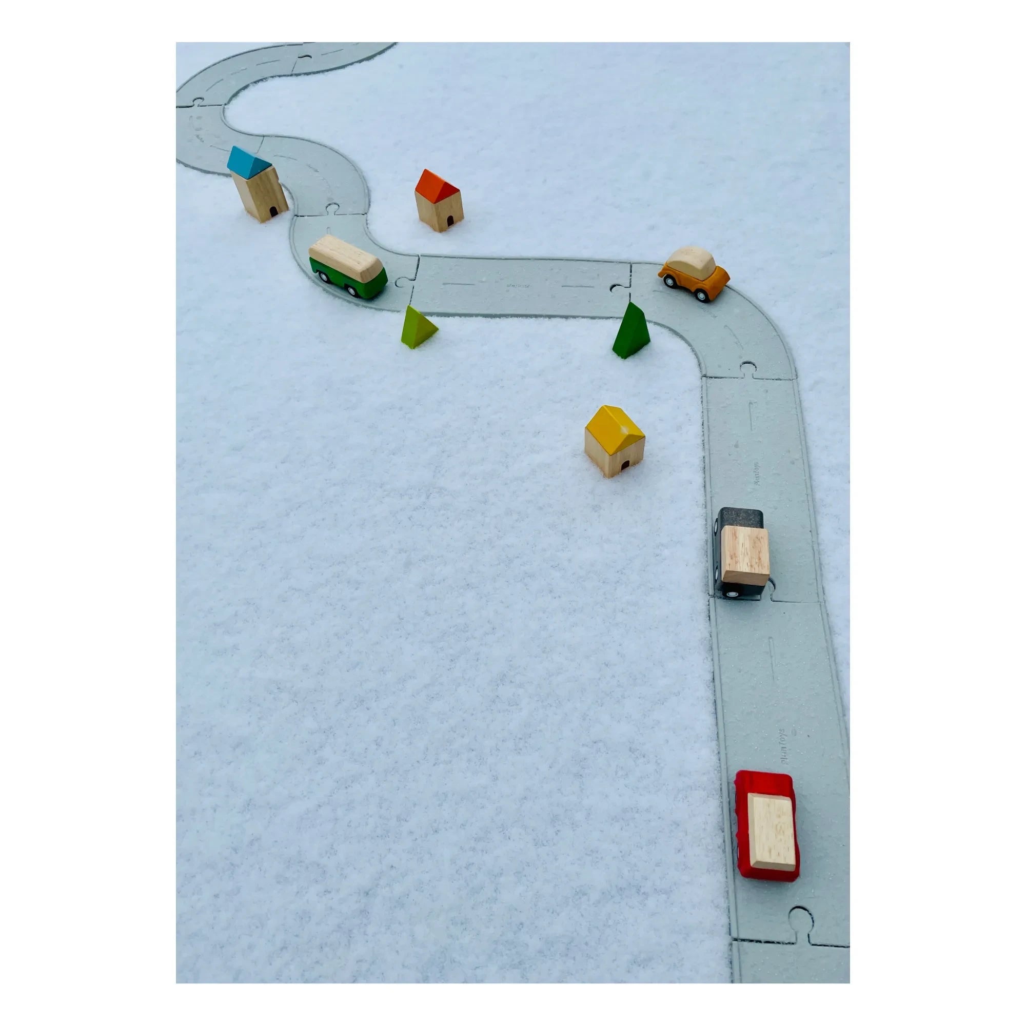 Plan Toys - Doğal Kauçuk Devre ve Aksesuarları