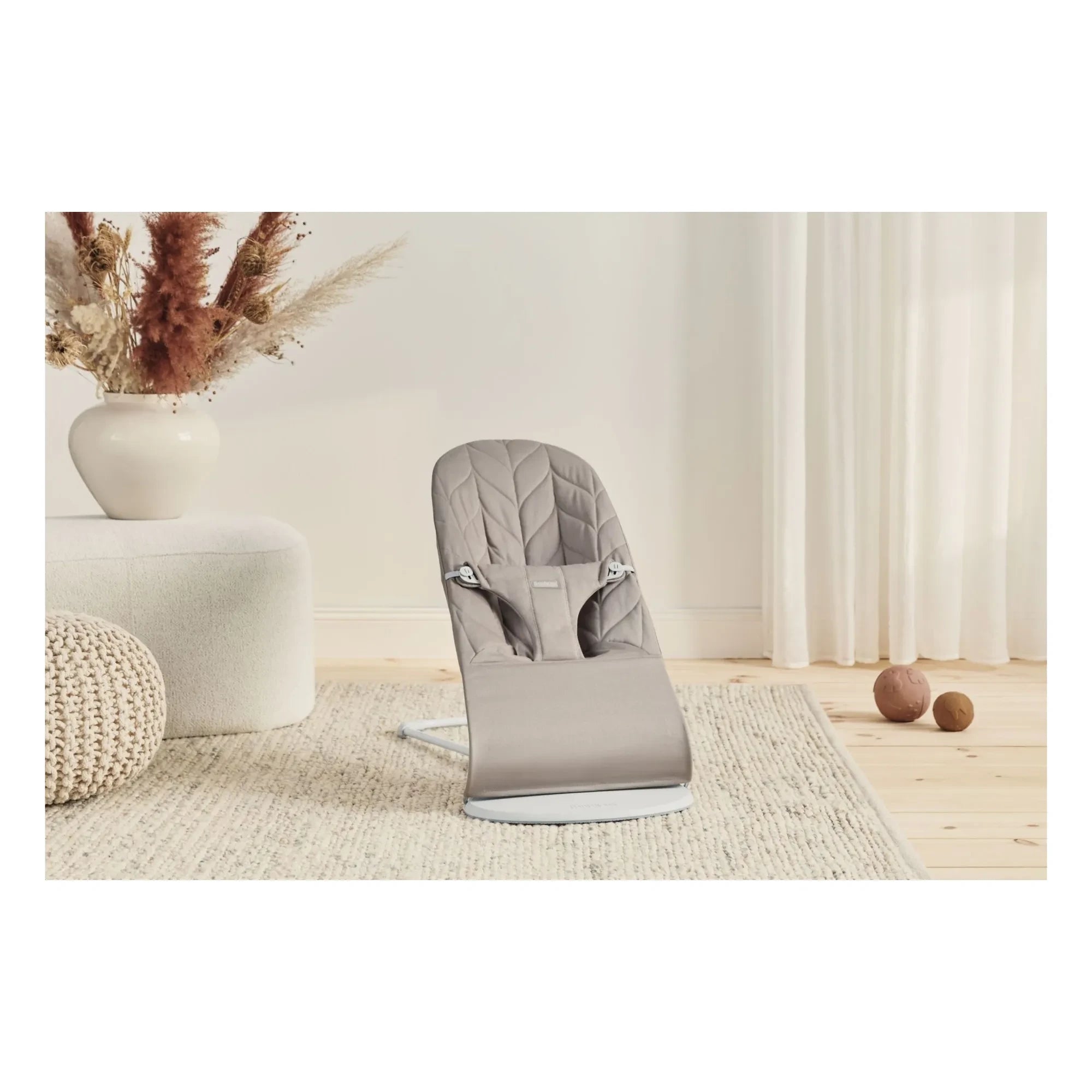 BabyBjörn - Petal Quilted Cotton Bliss Recliner | Sand