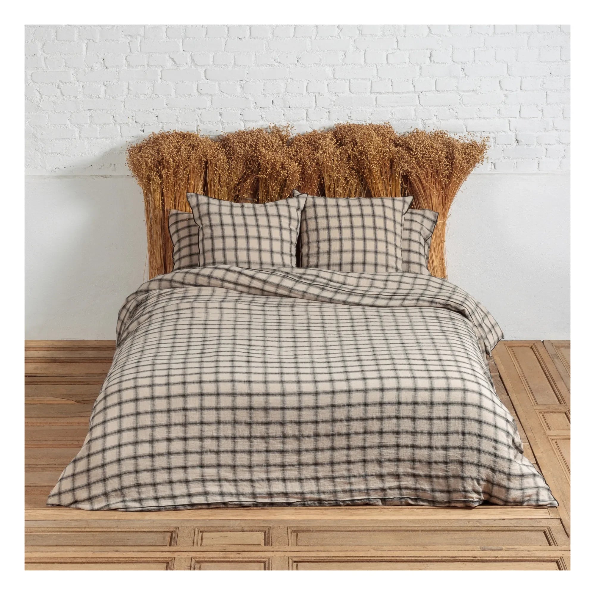 Le Monde Sauvage - Highland Washed Linen Duvet Cover | Beige Pink