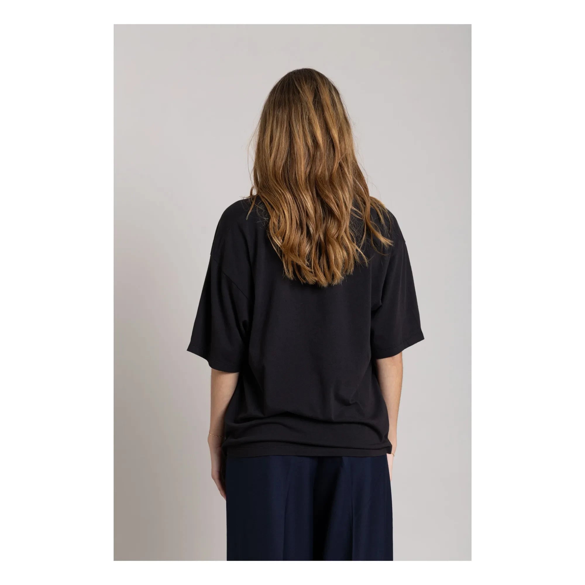 Smallable Woman - Cloud Organic Cotton T-Shirt | Black