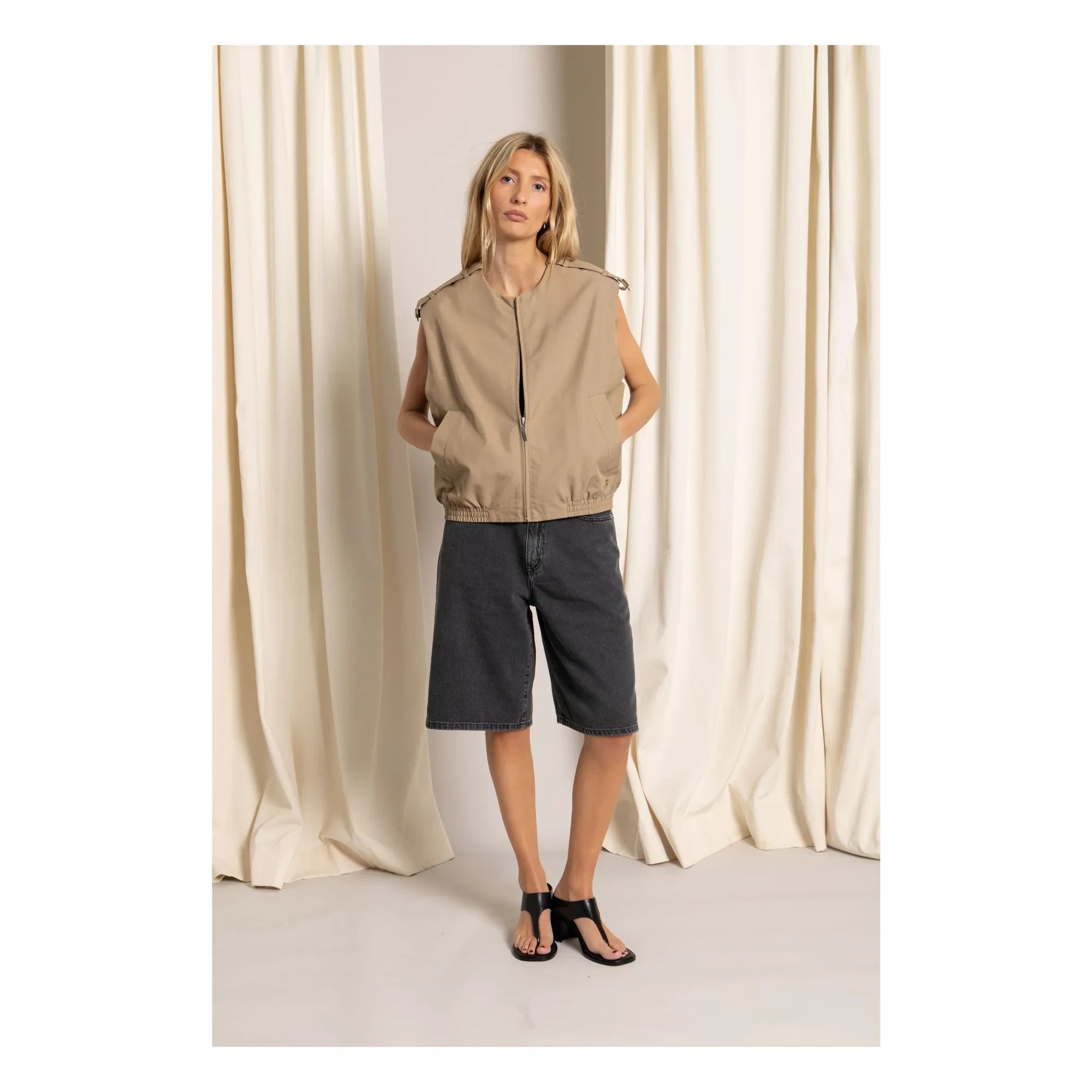 Smallable Woman - Savannah Sleeveless Jacket | Beige