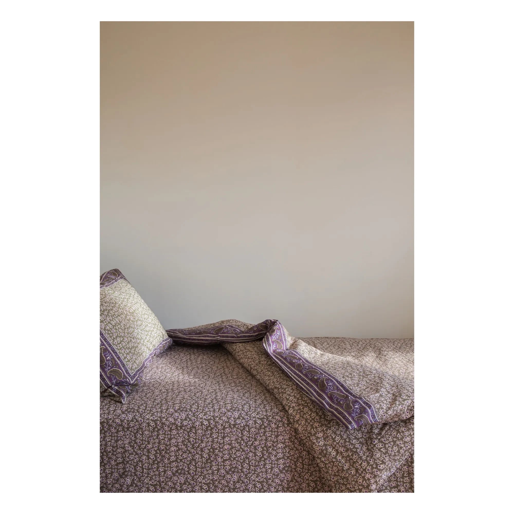 Louise Misha - Nicole Fitted Sheet in Organic Cotton | Khaki