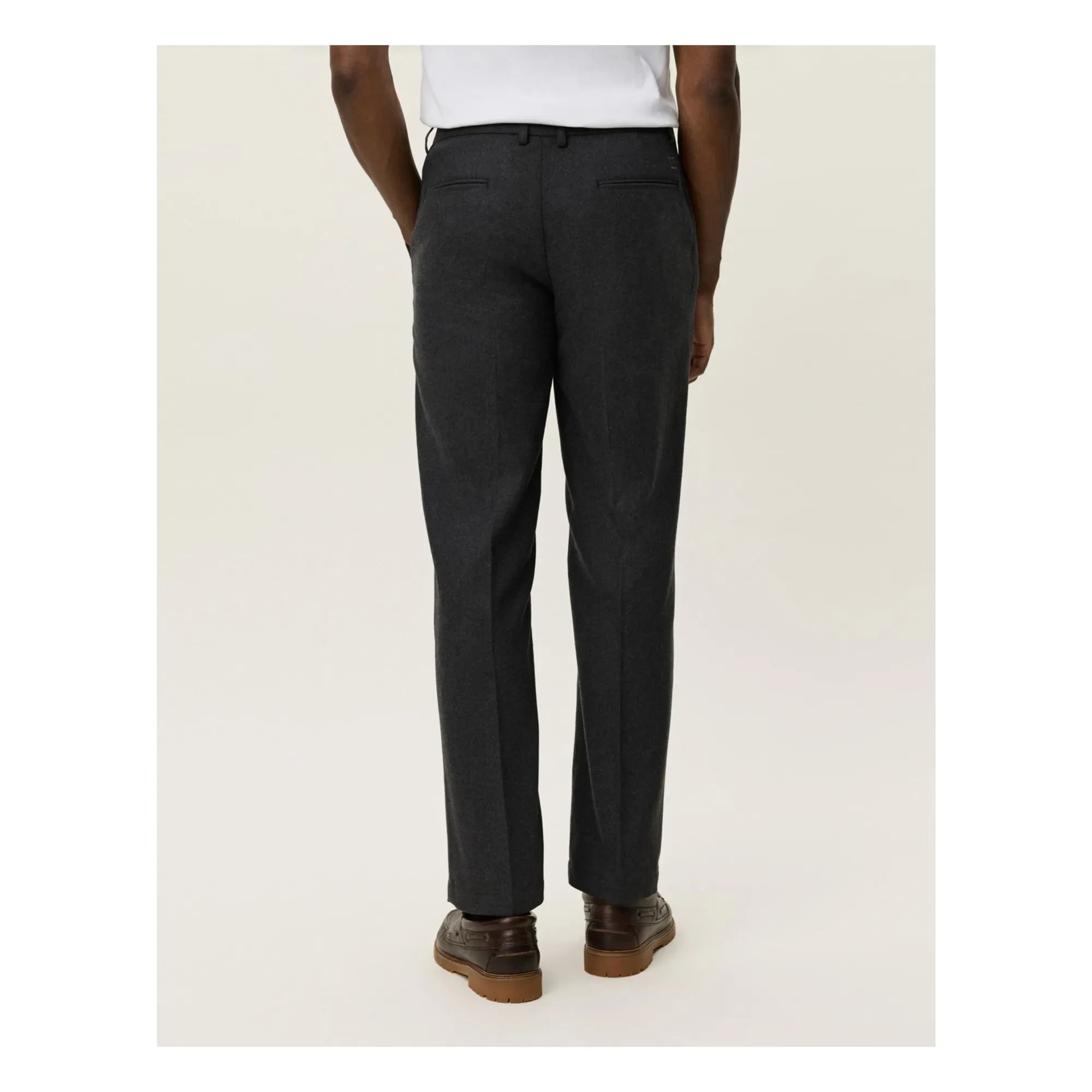Les Deux - Como Fabric Pants | Charcoal Gray
