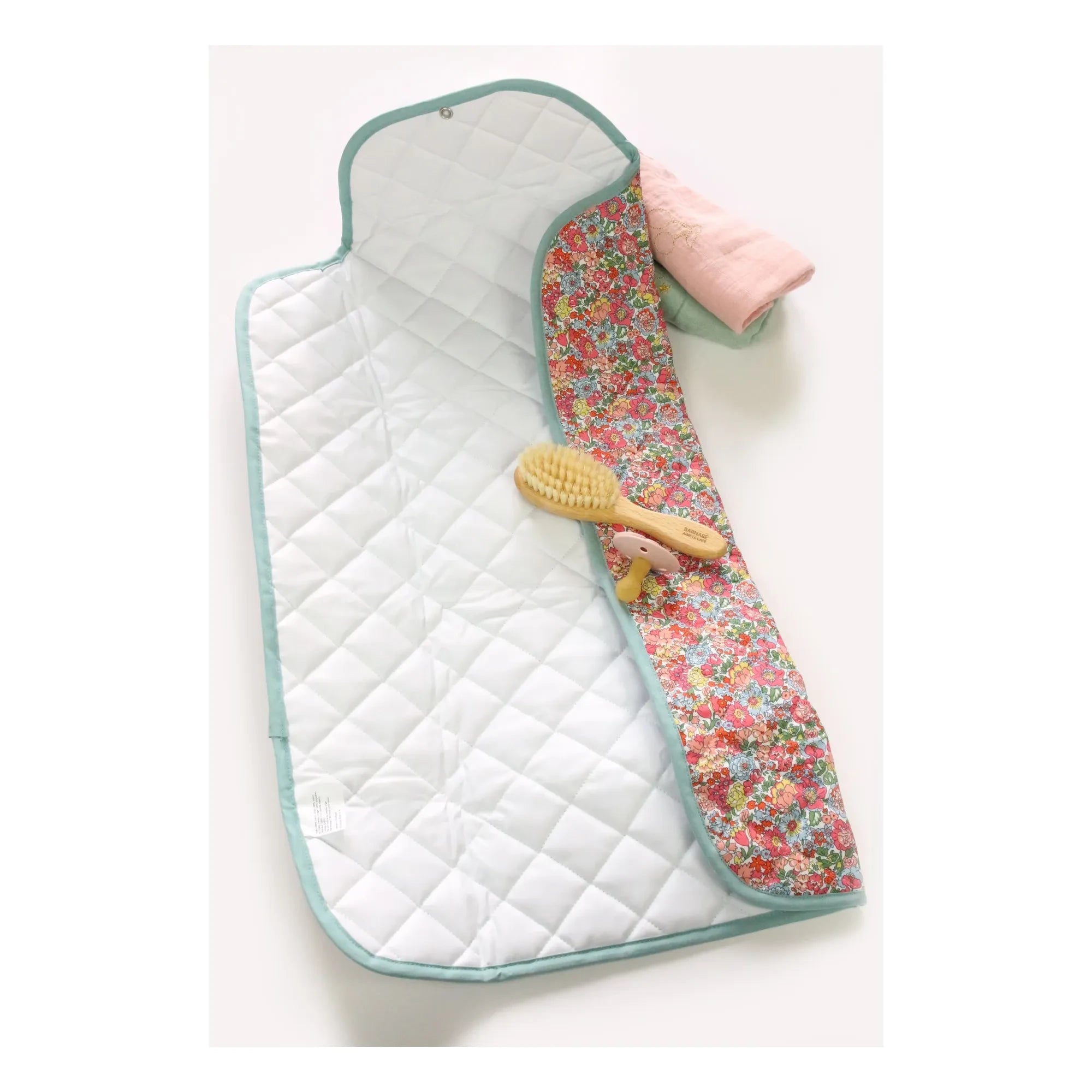 Barnabé aime le café - Augustine travel changing mat | Pink