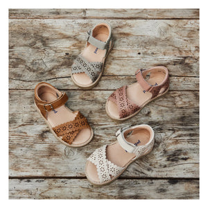 Petit Nord - Cross-Strap Floral Sandals | Cream
