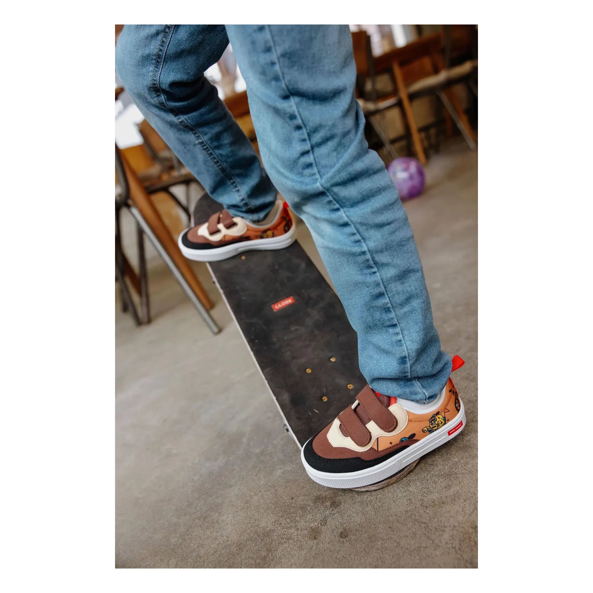 Hello Hossy - Mascots Ride Cartoon Sneakers | Brown