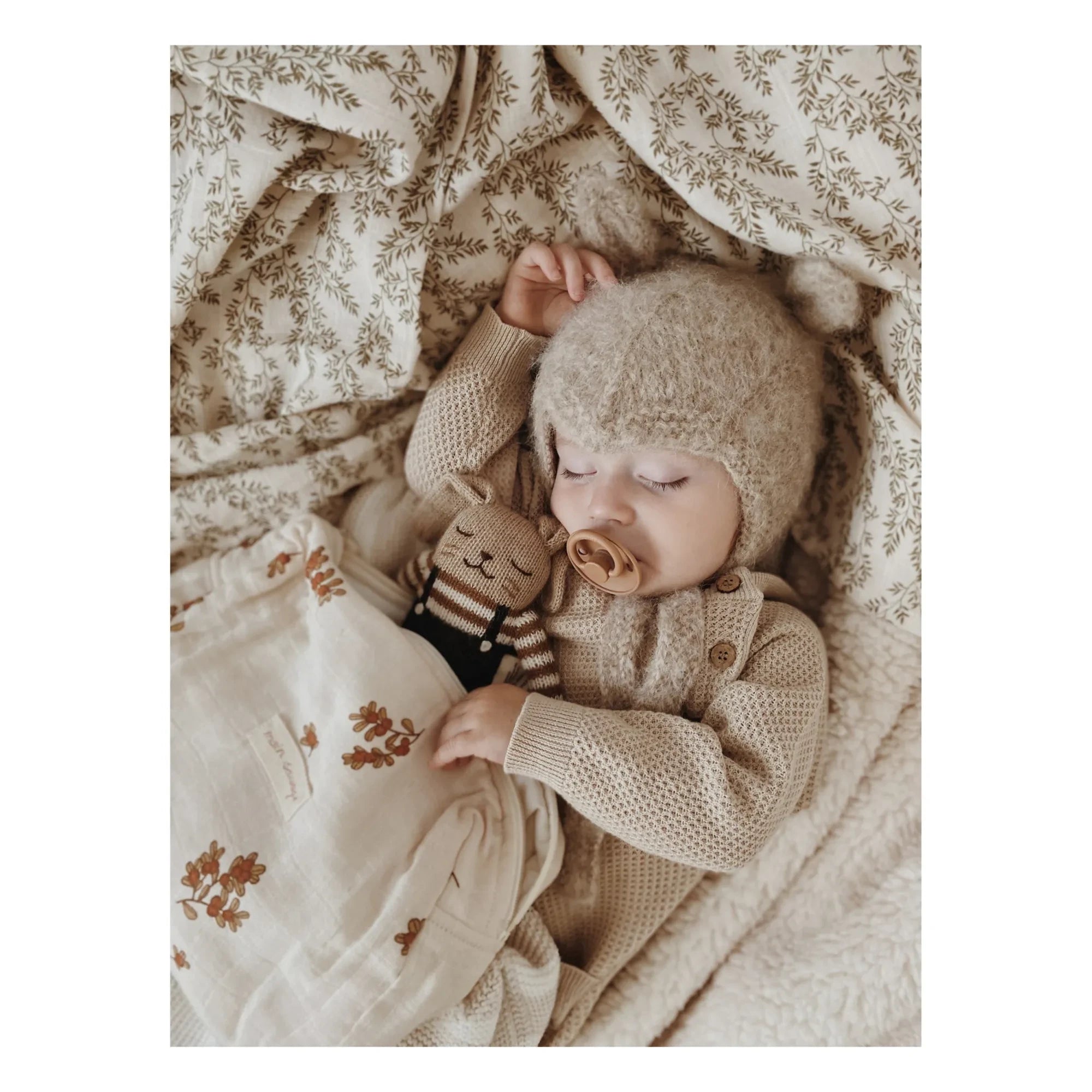 Main Sauvage - Romper with Soft Toy Bunny | Black